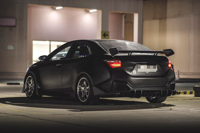 TP.HCM: Chủ xe độ phong cách siêu xe cho Toyota Corolla Altis với chi phí 350 triệu đồng - Ảnh 3.