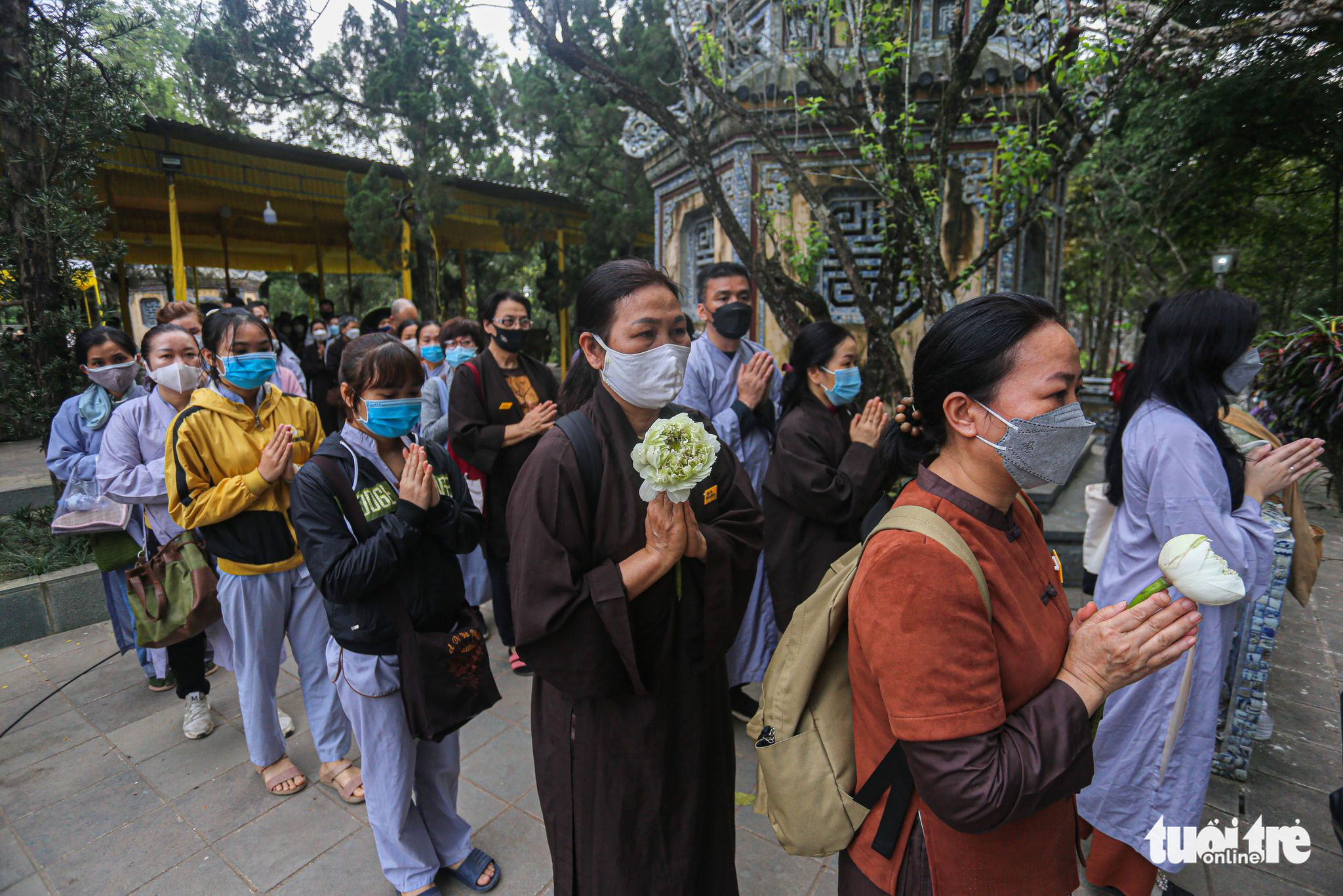 Xá lợi thiền sư Thích Nhất Hạnh được đưa về chùa Từ Hiếu - Ảnh 2. Xá lợi thiền sư Thích Nhất Hạnh được đưa về chùa Từ Hiếu - Ảnh 2.