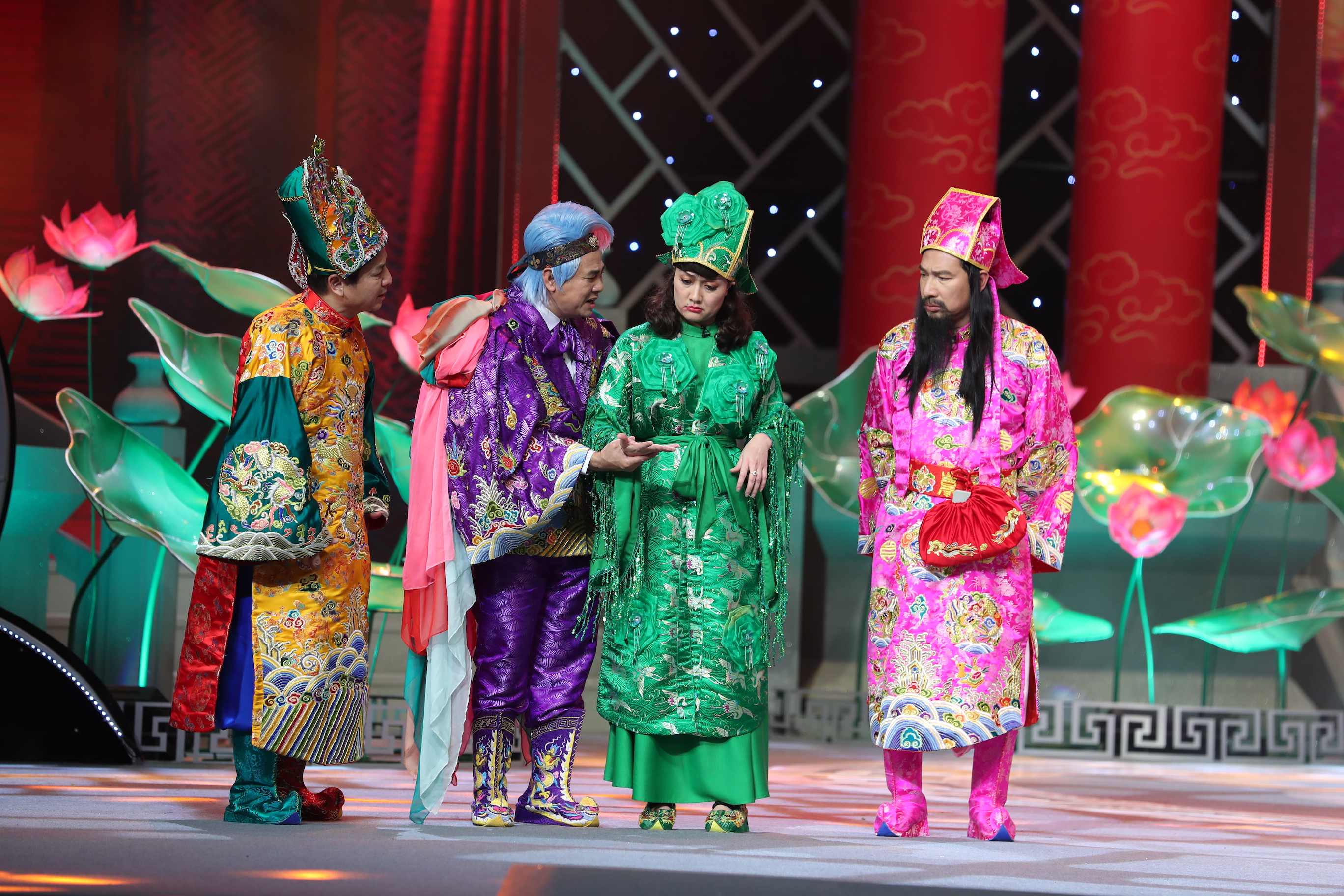 Táo quân Tết Nhâm Dần: Nhắc đủ các từ khóa của năm nhưng vẫn nhạt - Ảnh 1. Táo quân Tết Nhâm Dần: Nhắc đủ các từ khóa của năm nhưng vẫn nhạt - Ảnh 1.