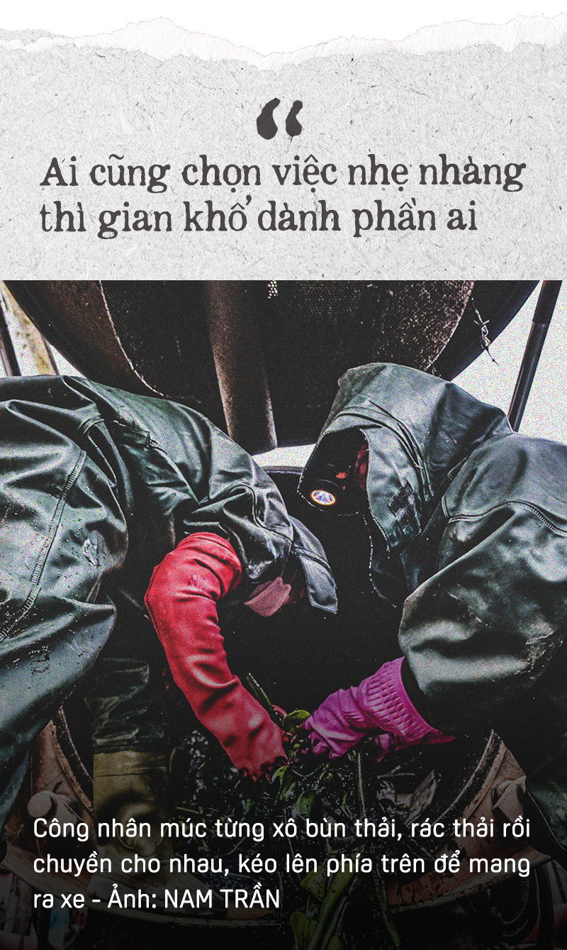 Những công nhân móc cống giữa trời đông - Ảnh 14.