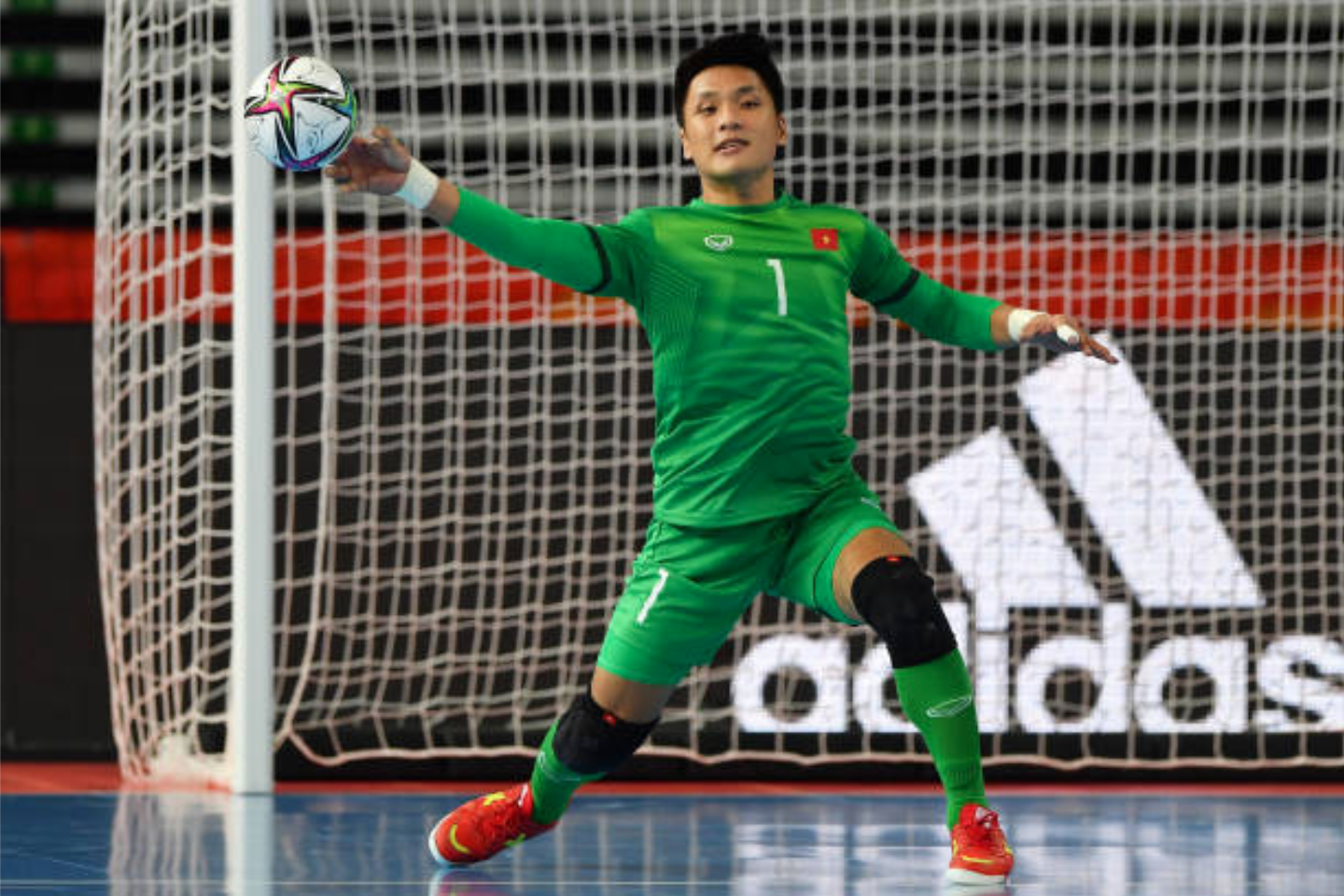 Hồ Văn Ý lọt vào top 10 bầu chọn thủ môn futsal xuất sắc nhất thế giới 2021 - Ảnh 1. Hồ Văn Ý lọt vào top 10 bầu chọn thủ môn futsal xuất sắc nhất thế giới 2021 - Ảnh 1.