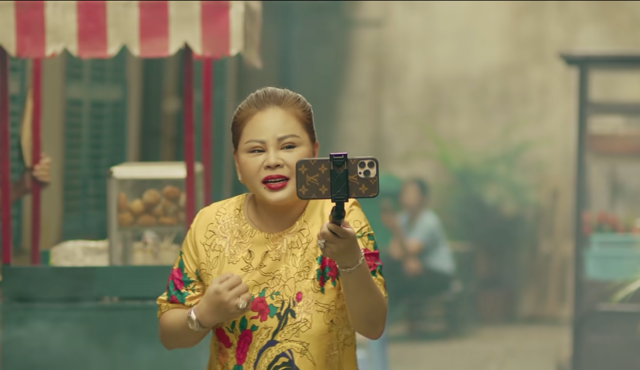 Hẻm cụt và lời đáp trả của Trấn Thành sau một năm bị nghi ngờ, chỉ trích - Ảnh 2. Hẻm cụt và lời đáp trả của Trấn Thành sau một năm bị nghi ngờ, chỉ trích - Ảnh 2.