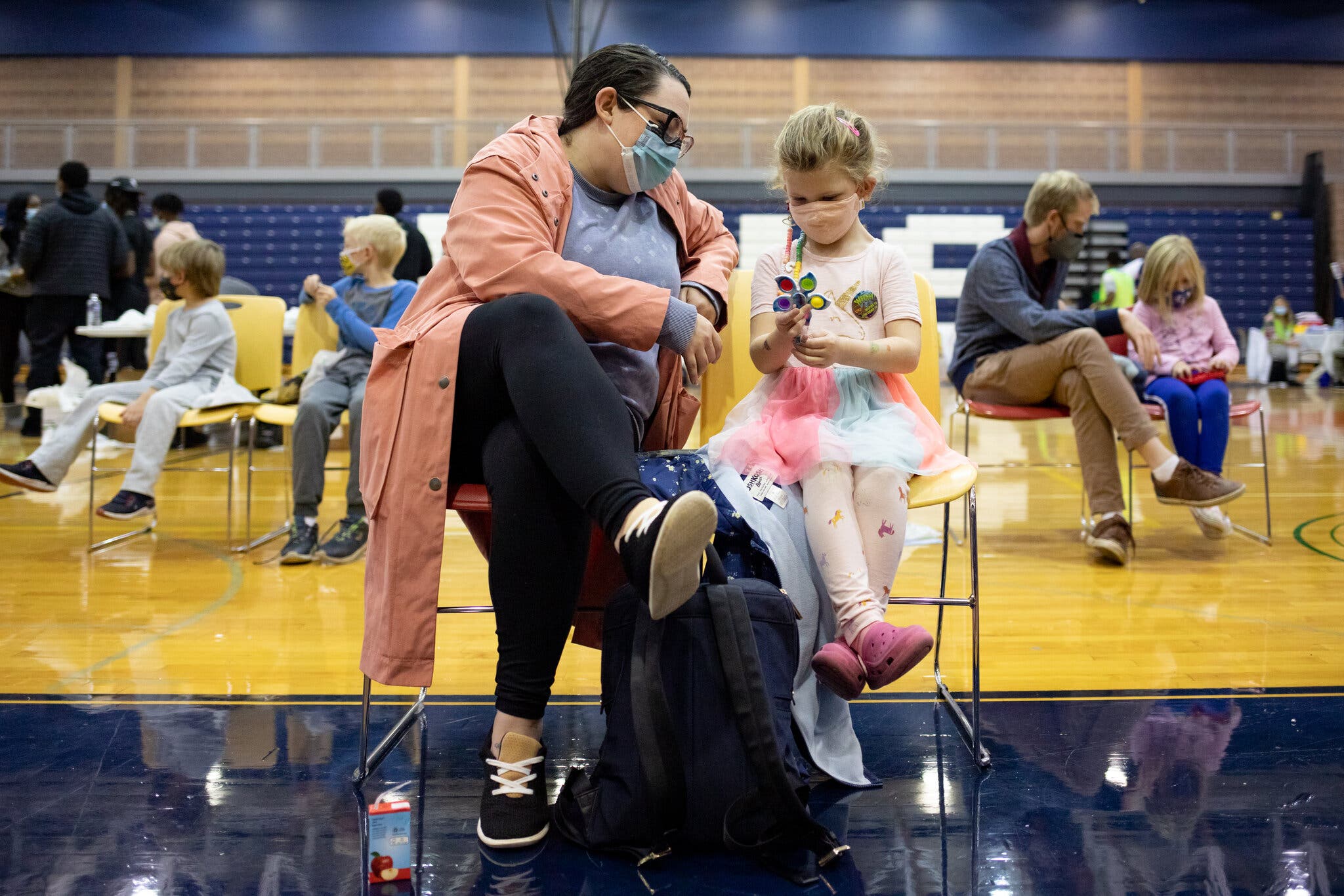 COVID-19 thế giới ngày 12-2: Mỹ hoãn tiêm Pfizer cho trẻ dưới 5 tuổi - Ảnh 1. COVID-19 thế giới ngày 12-2: Mỹ hoãn tiêm Pfizer cho trẻ dưới 5 tuổi - Ảnh 1.