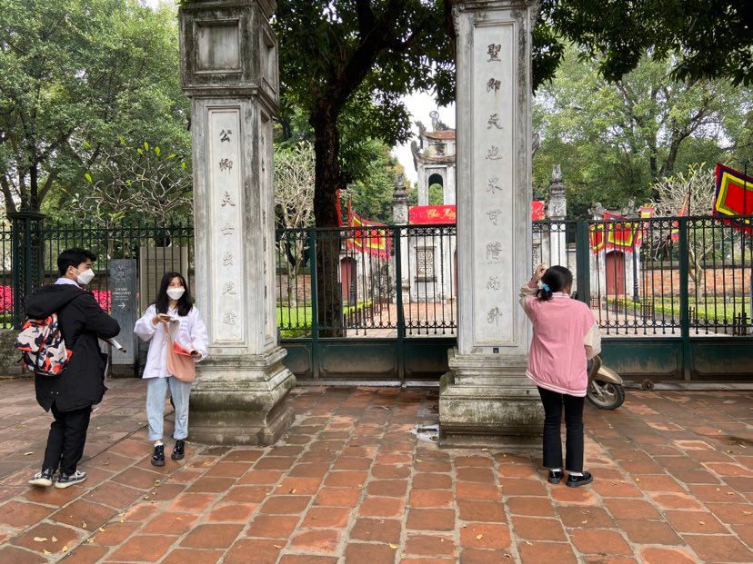 Nhiều nơi đã mở đền chùa nhưng các di tích ở Hà Nội vẫn… chờ - Ảnh 3. Nhiều nơi đã mở đền chùa nhưng các di tích ở Hà Nội vẫn… chờ - Ảnh 3.