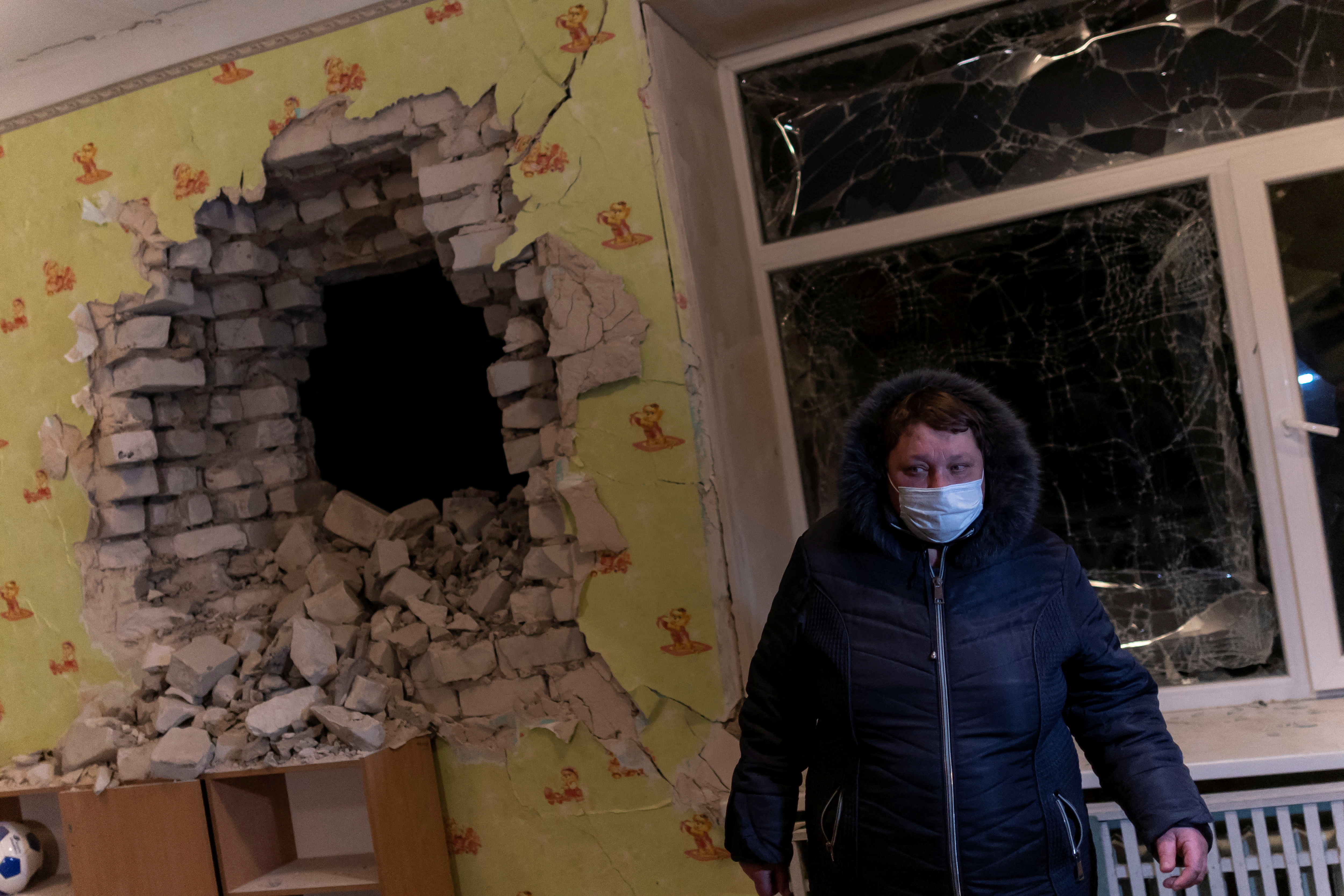 Ukraine và phe ly khai đổ lỗi cho nhau, Nga nhận định rất nguy hiểm - Ảnh 1.