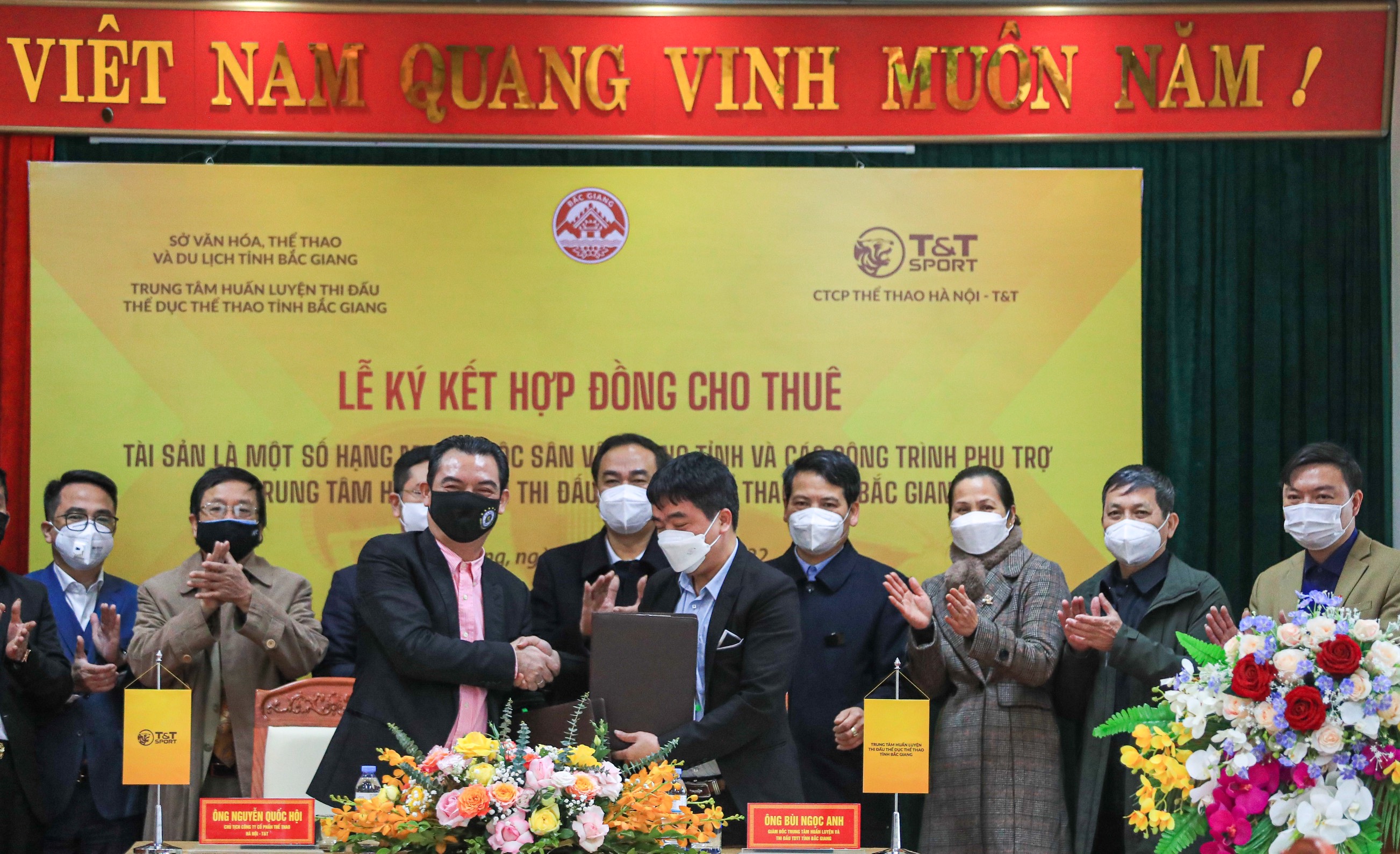 Muốn có đội bóng, tỉnh Bắc Giang cho thuê sân vận động 20 năm với giá 12,4 tỉ đồng - Ảnh 1. Muốn có đội bóng, tỉnh Bắc Giang cho thuê sân vận động 20 năm với giá 12,4 tỉ đồng - Ảnh 1.