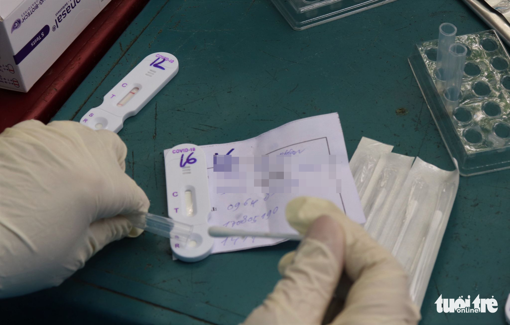 Ca COVID-19 đang cao nhất gần 5 tháng qua, TP.HCM ứng phó ra sao? - Ảnh 1. Ca COVID-19 đang cao nhất gần 5 tháng qua, TP.HCM ứng phó ra sao? - Ảnh 1.