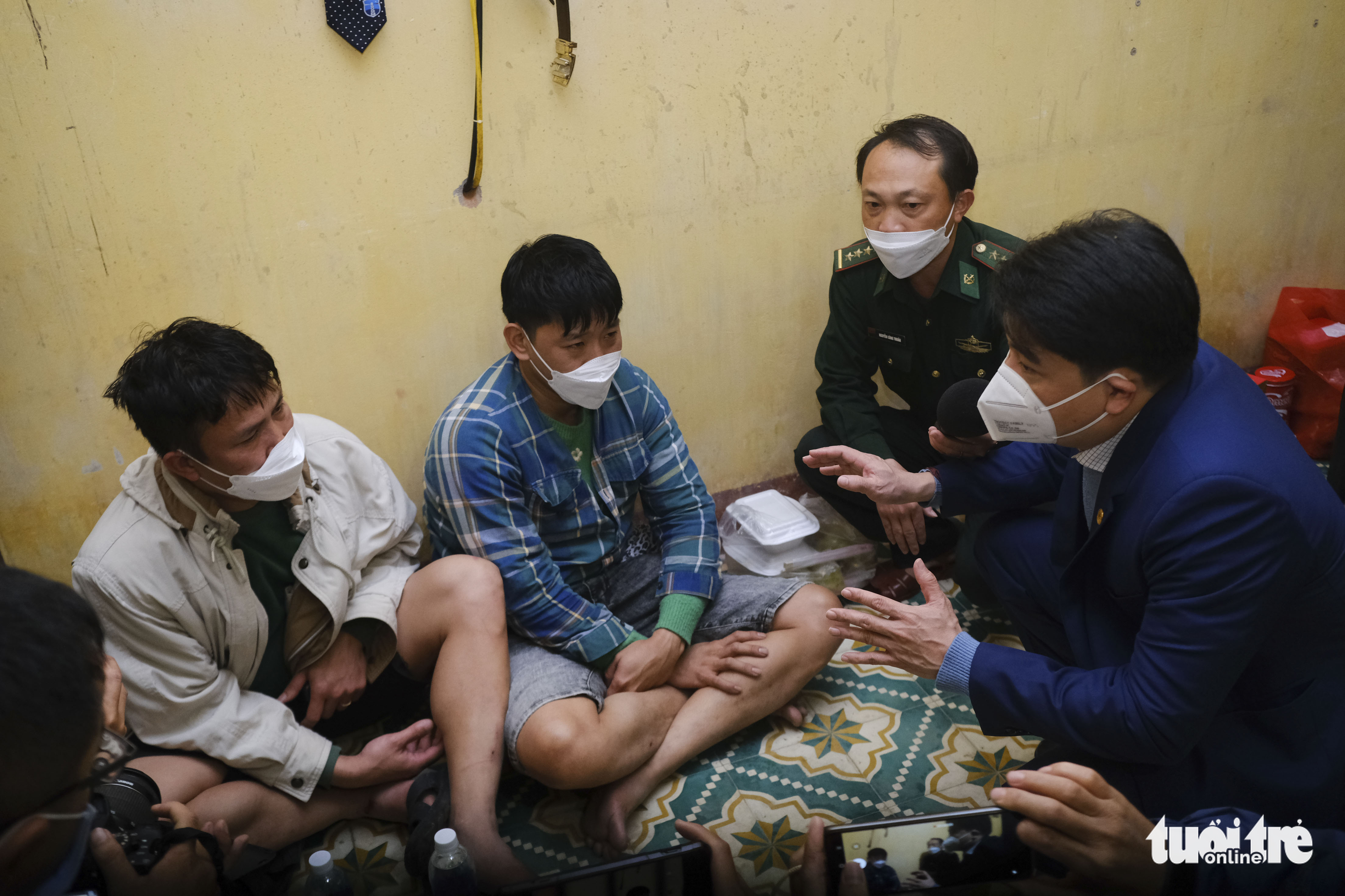 Phút hoảng loạn trong chiếc ca nô du lịch chìm ở biển Cửa Đại - Ảnh 1. Phút hoảng loạn trong chiếc ca nô du lịch chìm ở biển Cửa Đại - Ảnh 1.