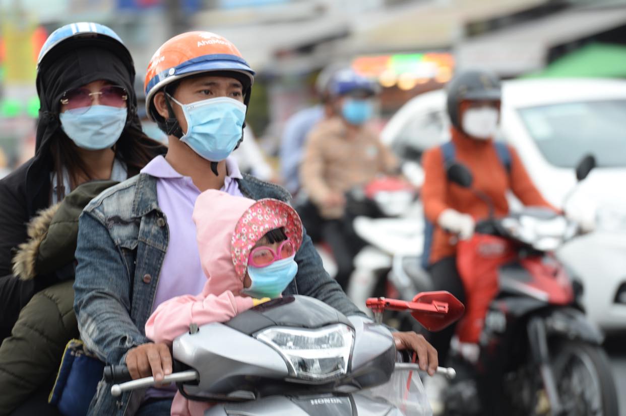 Người dân ùn ùn trở lại TP.HCM, bến phà, cao tốc đông xe - Ảnh 8. Người dân ùn ùn trở lại TP.HCM, bến phà, cao tốc đông xe - Ảnh 8.