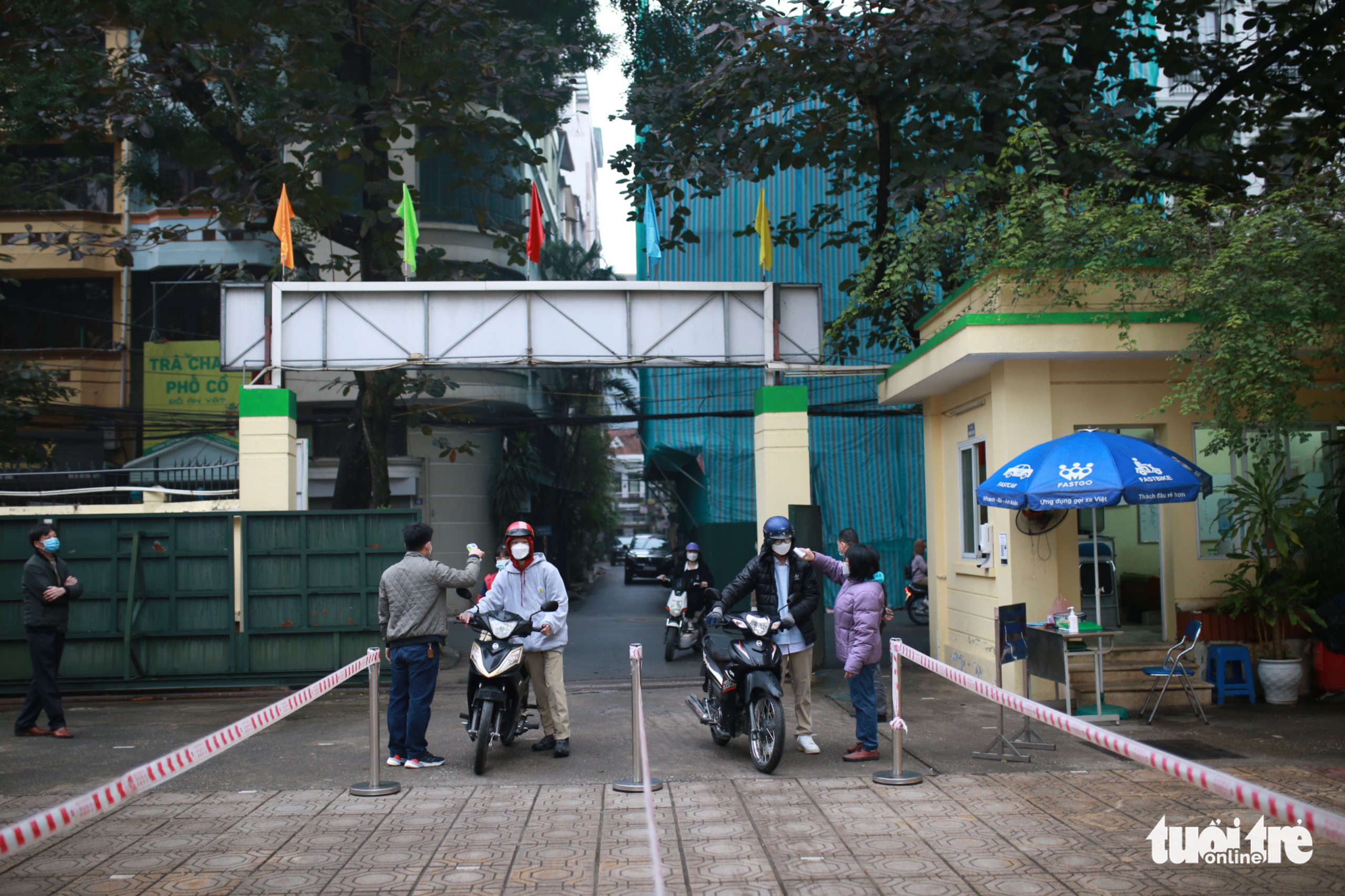 Học sinh lớp 1-6 nội thành Hà Nội dự kiến đi học lại từ ngày 21-2 - Ảnh 1. Học sinh lớp 1-6 nội thành Hà Nội dự kiến đi học lại từ ngày 21-2 - Ảnh 1.