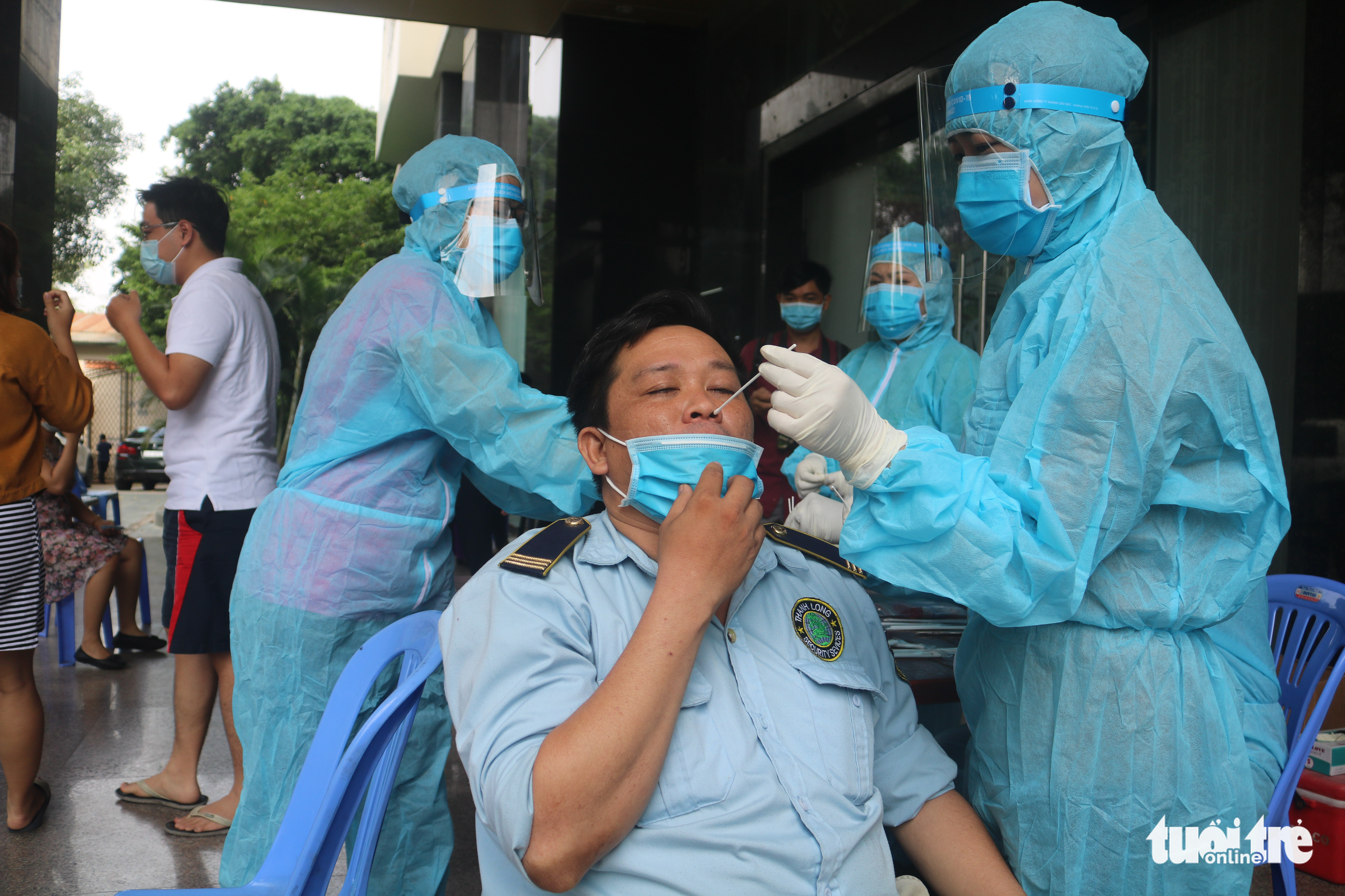 Biến thể BA.1, BA.2, BA.3 đang lây lan nhanh có gì khác Delta? - Ảnh 1. Biến thể BA.1, BA.2, BA.3 đang lây lan nhanh có gì khác Delta? - Ảnh 1.