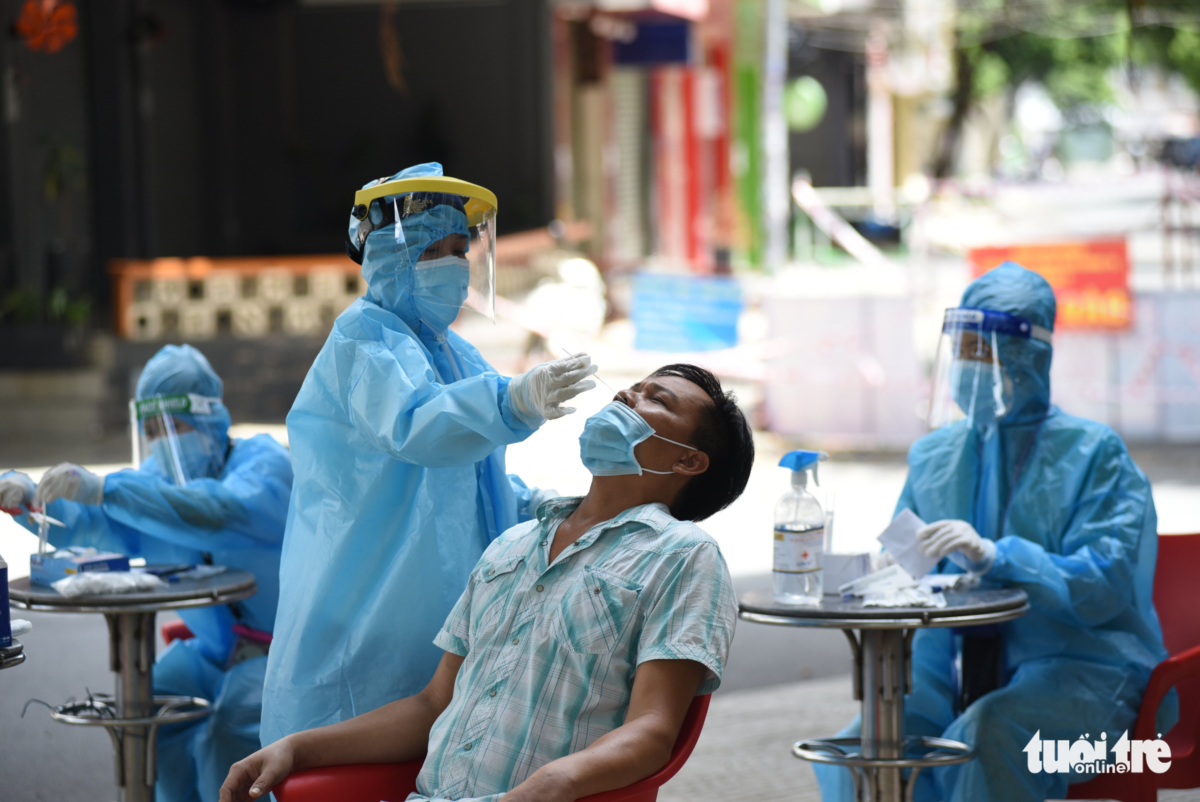 Tin sáng 13-3: Hà Nội có tổng số ca COVID-19 cao nhất nước, số tử vong tiếp tục giảm - Ảnh 3. Tin sáng 13-3: Hà Nội có tổng số ca COVID-19 cao nhất nước, số tử vong tiếp tục giảm - Ảnh 3.