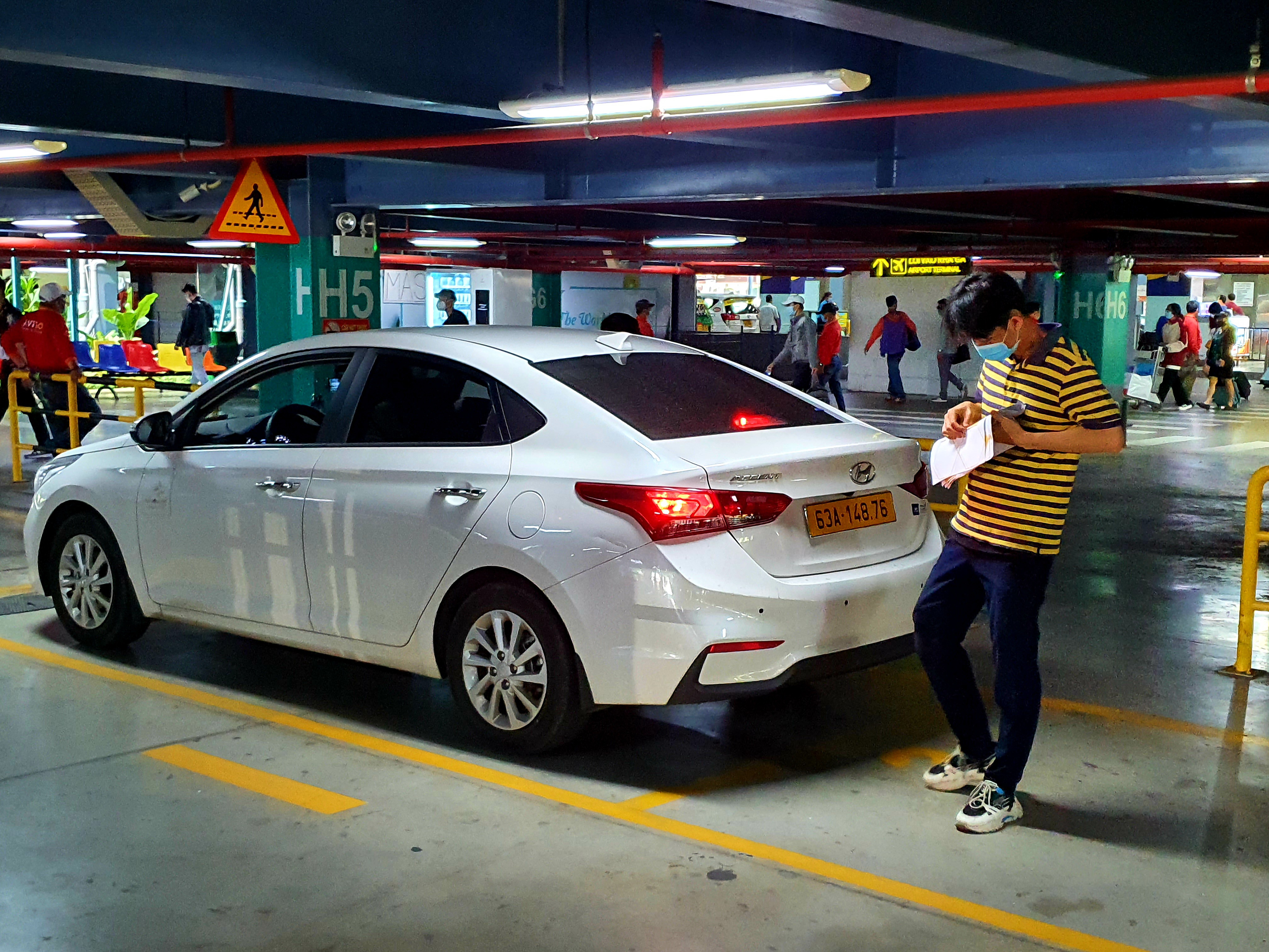 Grab, Gojek tăng giá cước, Be ngược dòng giảm chiết khấu 10% - Ảnh 1. Grab, Gojek tăng giá cước, Be ngược dòng giảm chiết khấu 10% - Ảnh 1.