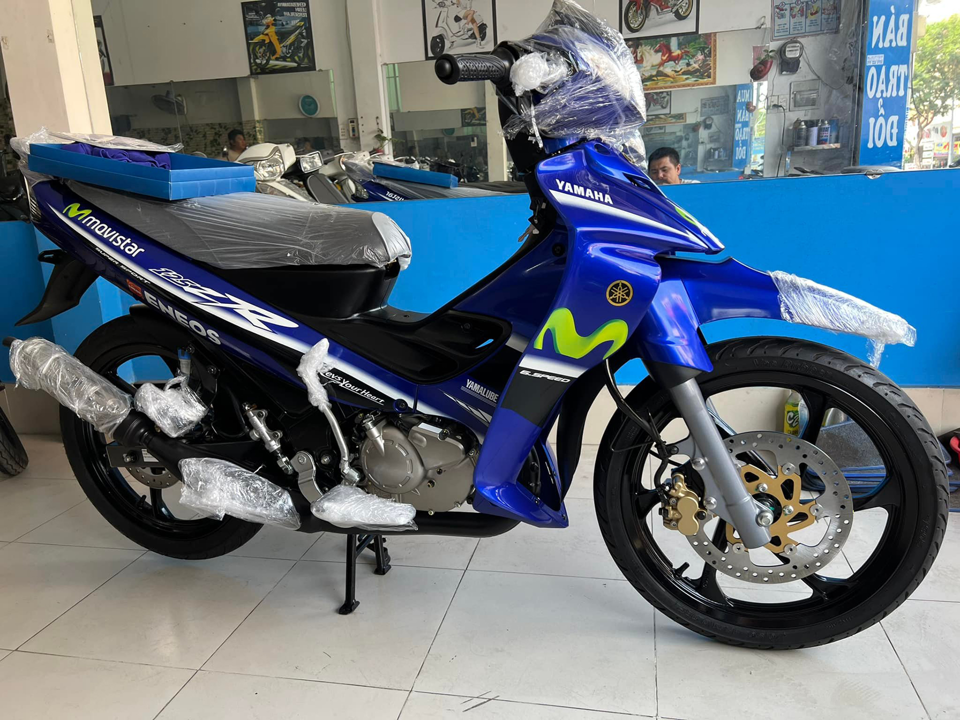 Dân buôn hét giá xe máy Yamaha 125ZR bản đặc biệt hơn 400 triệu đồng, ngang VinFast Fadil - Ảnh 1. Dân buôn hét giá xe máy Yamaha 125ZR bản đặc biệt hơn 400 triệu đồng, ngang VinFast Fadil - Ảnh 1.