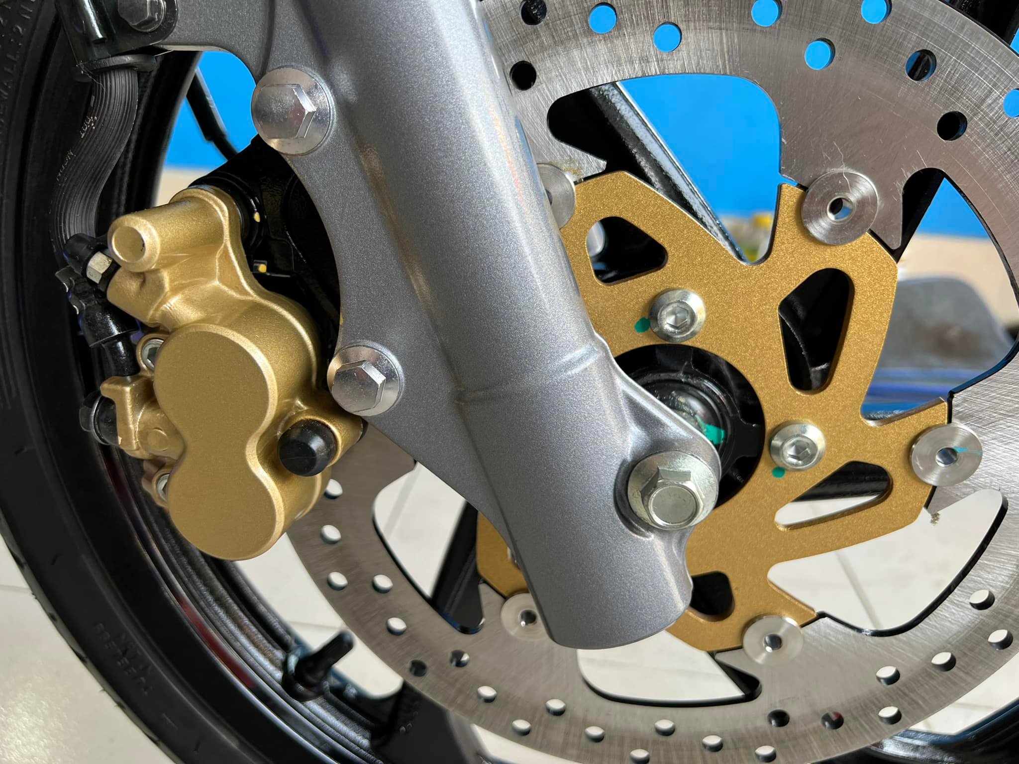 Dân buôn hét giá xe máy Yamaha 125ZR bản đặc biệt hơn 400 triệu đồng, ngang VinFast Fadil - Ảnh 8. Dân buôn hét giá xe máy Yamaha 125ZR bản đặc biệt hơn 400 triệu đồng, ngang VinFast Fadil - Ảnh 8.