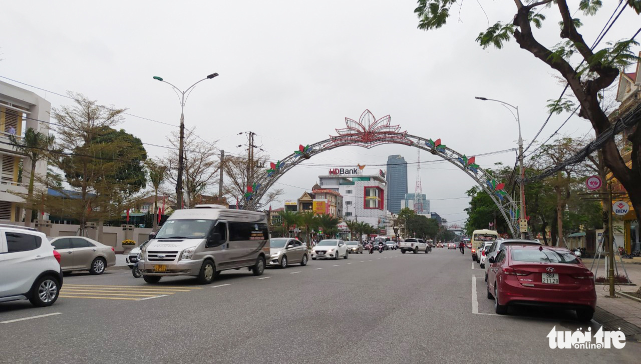 Vì sao người dân Nghệ An, Hà Tĩnh ‘đua nhau’ mua xế hộp? - Ảnh 4.