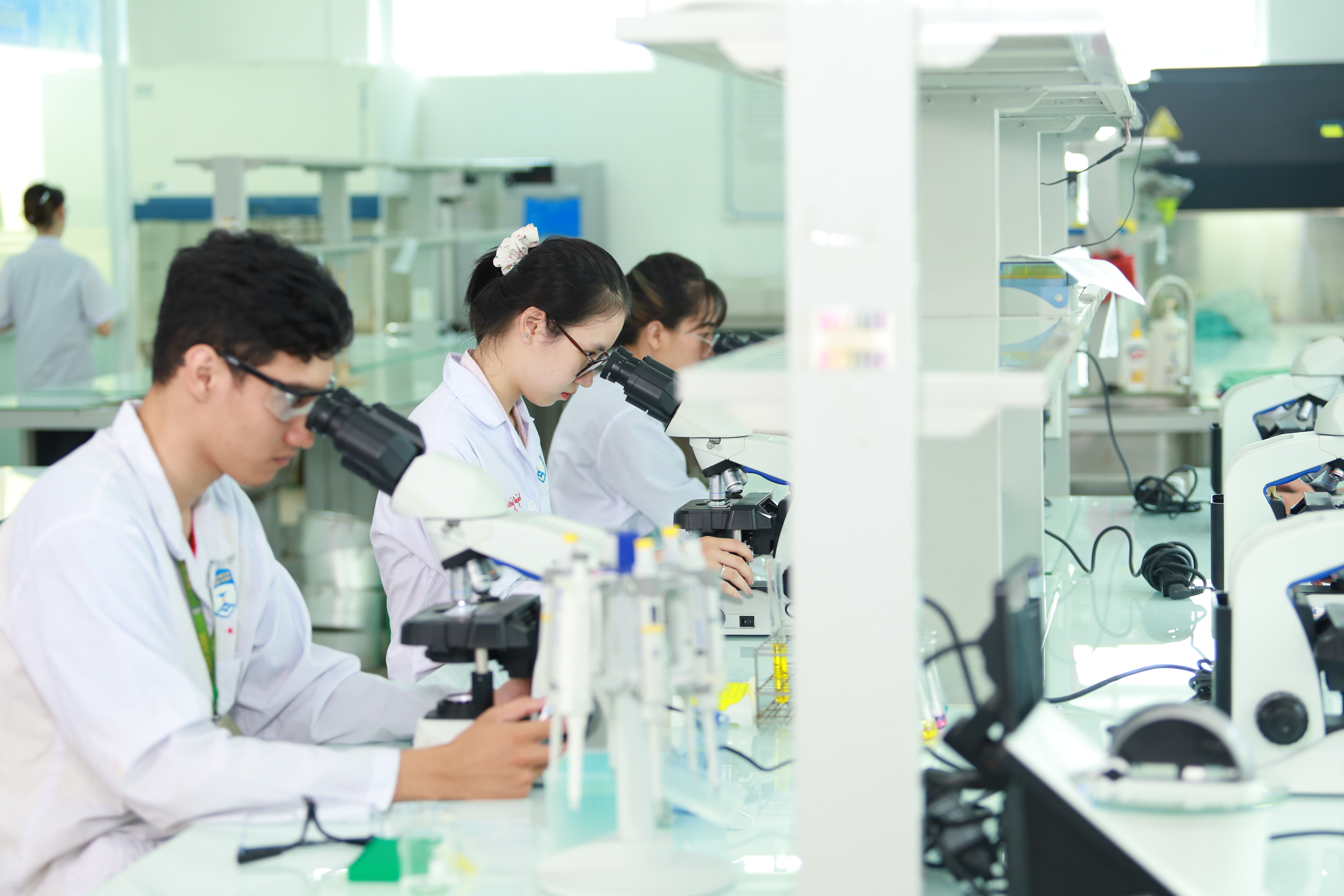 6 trường đào tạo y dược tại TP.HCM dự kiến sử dụng chung tài nguyên đào tạo - Ảnh 1. 6 trường đào tạo y dược tại TP.HCM dự kiến sử dụng chung tài nguyên đào tạo - Ảnh 1.