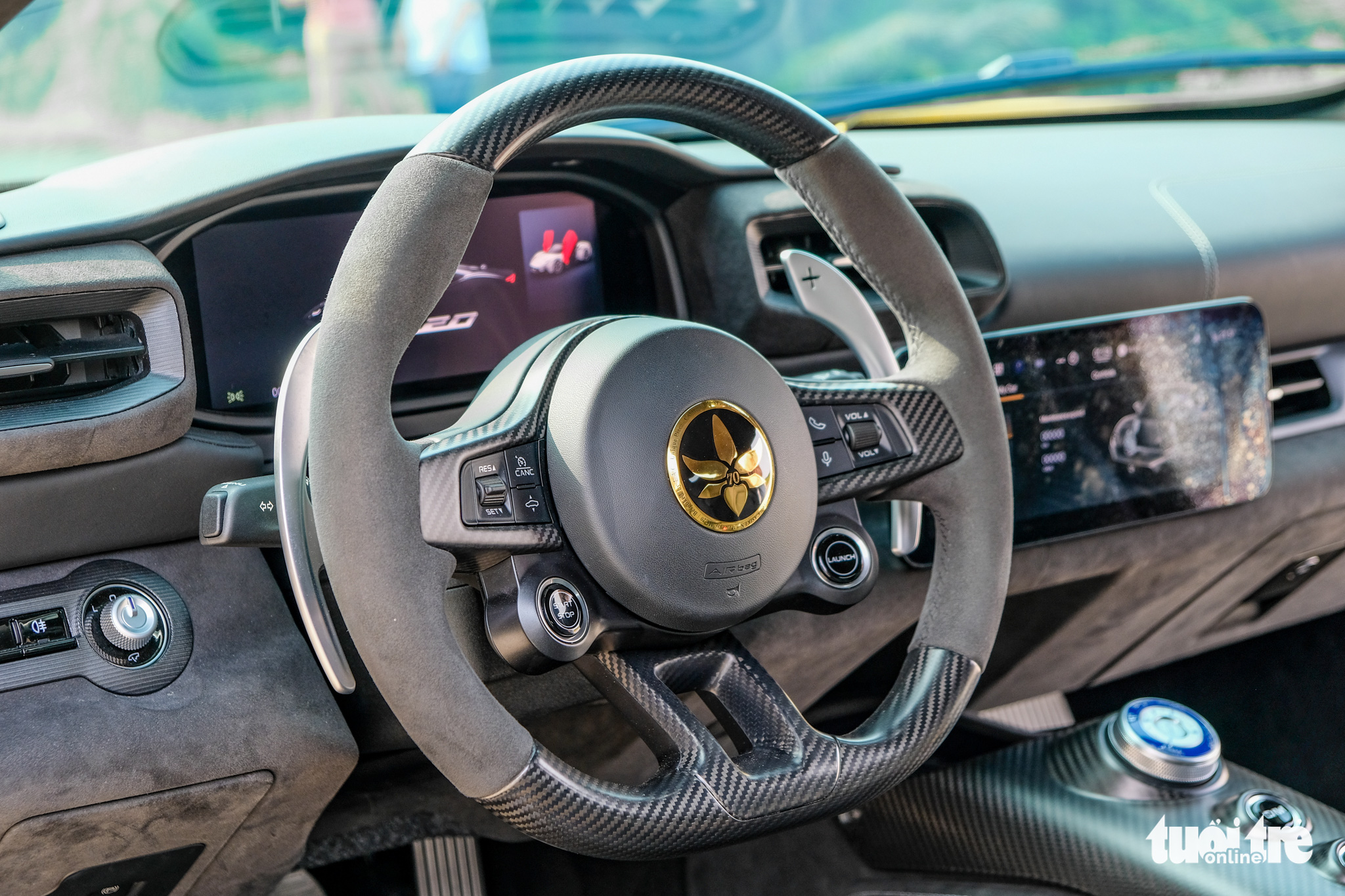 Khám phá Maserati MC20 mạ vàng độc nhất Việt Nam: Chi phí hơn 2 tỉ đồng, thi công 1.000 giờ - Ảnh 10. Khám phá Maserati MC20 mạ vàng độc nhất Việt Nam: Chi phí hơn 2 tỉ đồng, thi công 1.000 giờ - Ảnh 10.