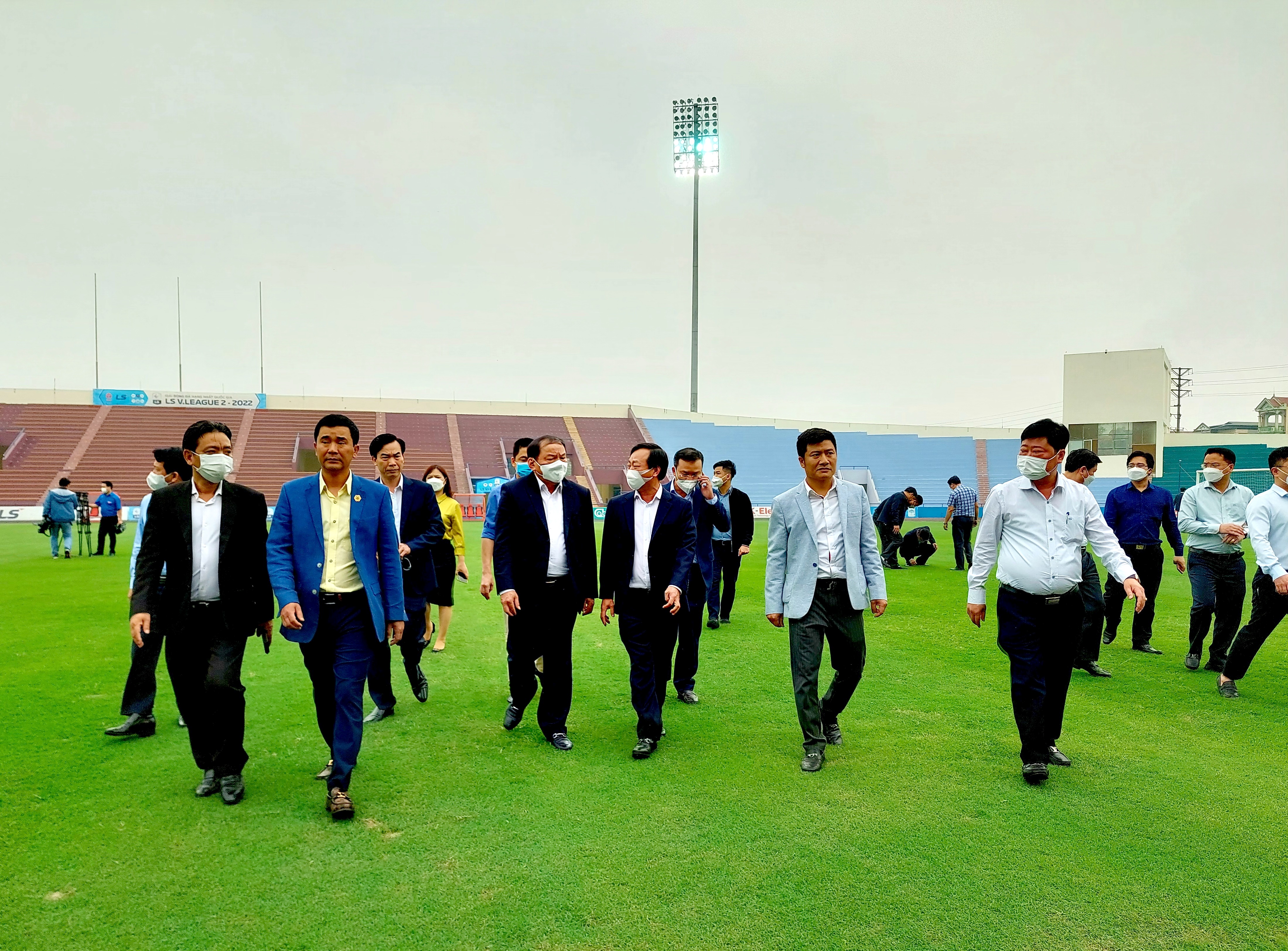 Sân Việt Trì chào đón thầy trò HLV Park Hang Seo đến thi đấu SEA Games 31 - Ảnh 1. Sân Việt Trì chào đón thầy trò HLV Park Hang Seo đến thi đấu SEA Games 31 - Ảnh 1.