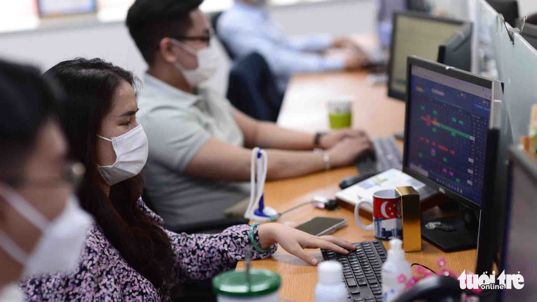 Chứng khoán vượt qua cú sốc FLC - Ảnh 5. Chứng khoán vượt qua cú sốc FLC - Ảnh 5.