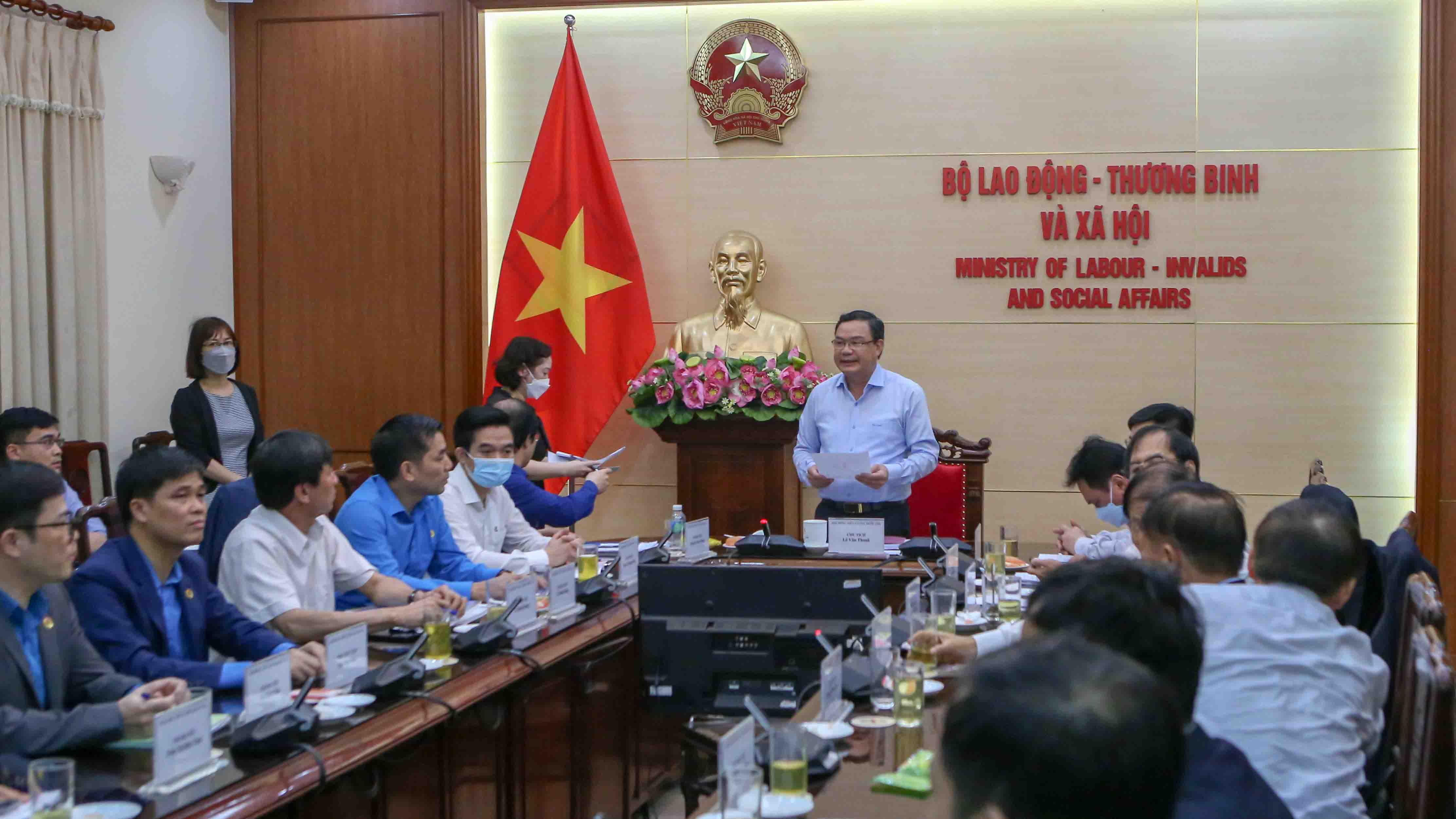 Rút bảo hiểm xã hội một lần: Nhiều đề xuất giải bài toán khó - Ảnh 9. Rút bảo hiểm xã hội một lần: Nhiều đề xuất giải bài toán khó - Ảnh 9.