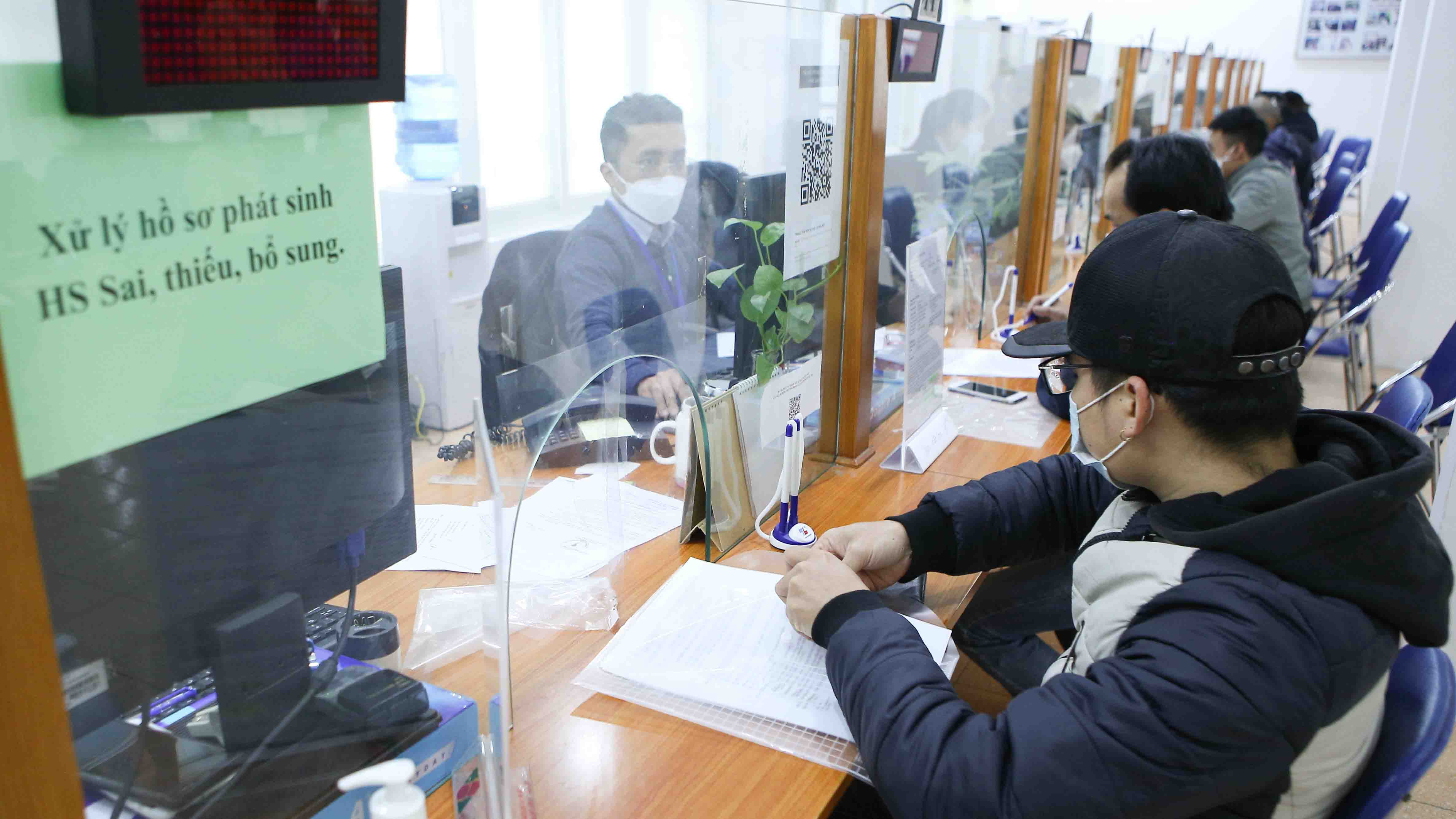 Rút bảo hiểm xã hội một lần: Nhiều đề xuất giải bài toán khó - Ảnh 3. Rút bảo hiểm xã hội một lần: Nhiều đề xuất giải bài toán khó - Ảnh 3.