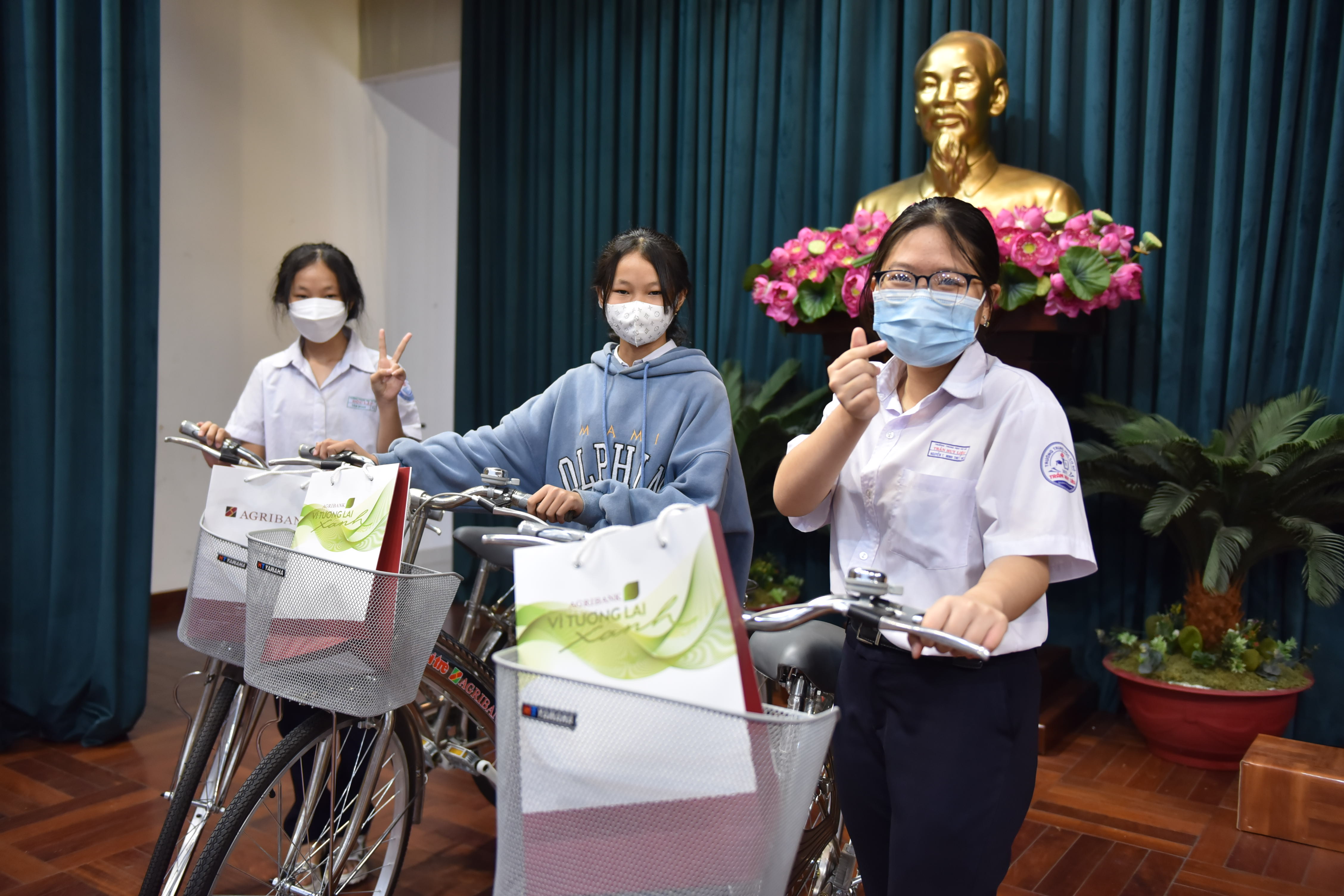 Những ước mơ được viết trong gian khó - Ảnh 1. Những ước mơ được viết trong gian khó - Ảnh 1.