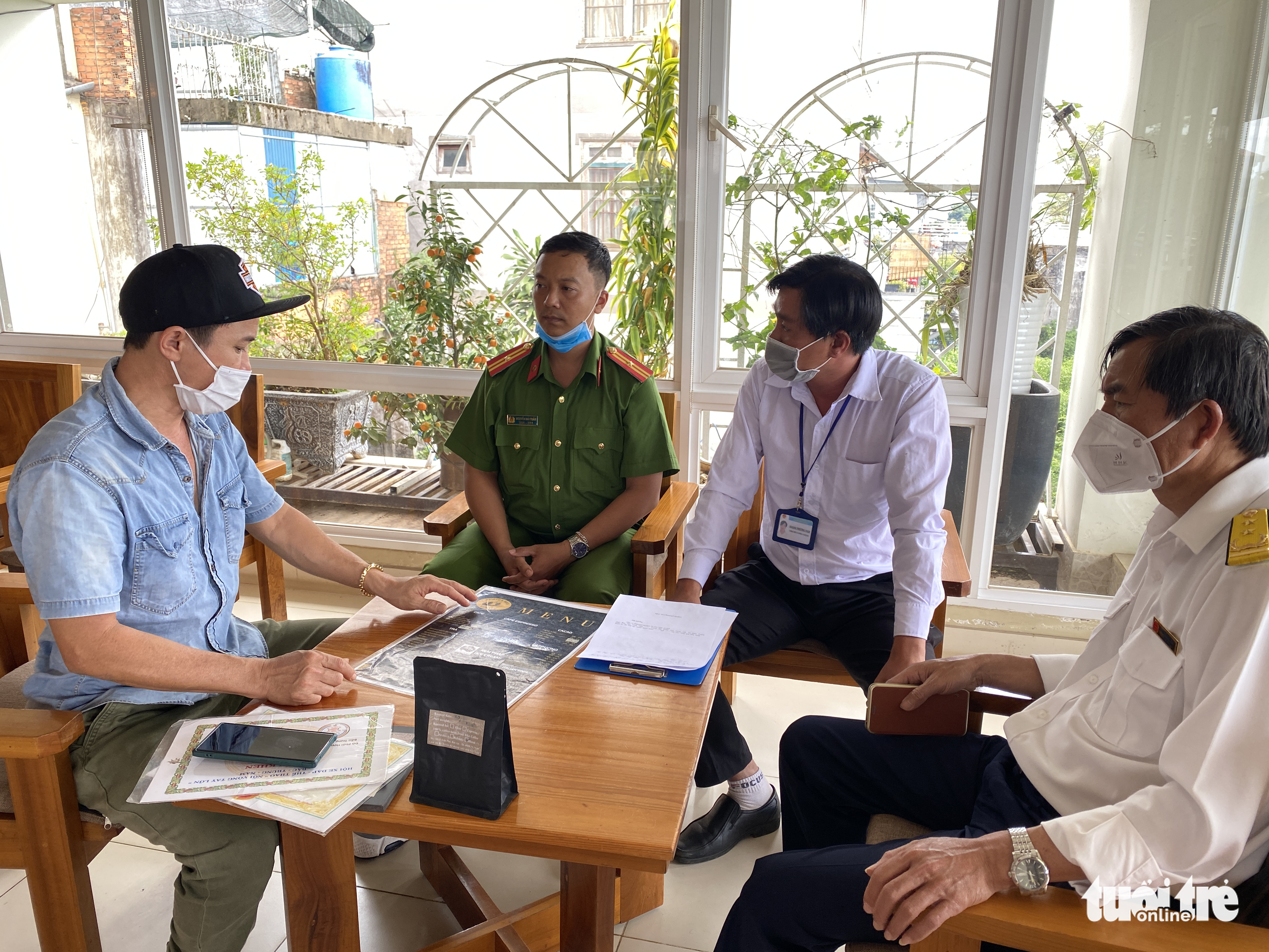 Đại diện quán nói đăng hóa đơn 4 ly cà phê Phượng hoàng lửa giá hơn 28 triệu đồng để câu like - Ảnh 1. Đại diện quán nói đăng hóa đơn 4 ly cà phê Phượng hoàng lửa giá hơn 28 triệu đồng để câu like - Ảnh 1.