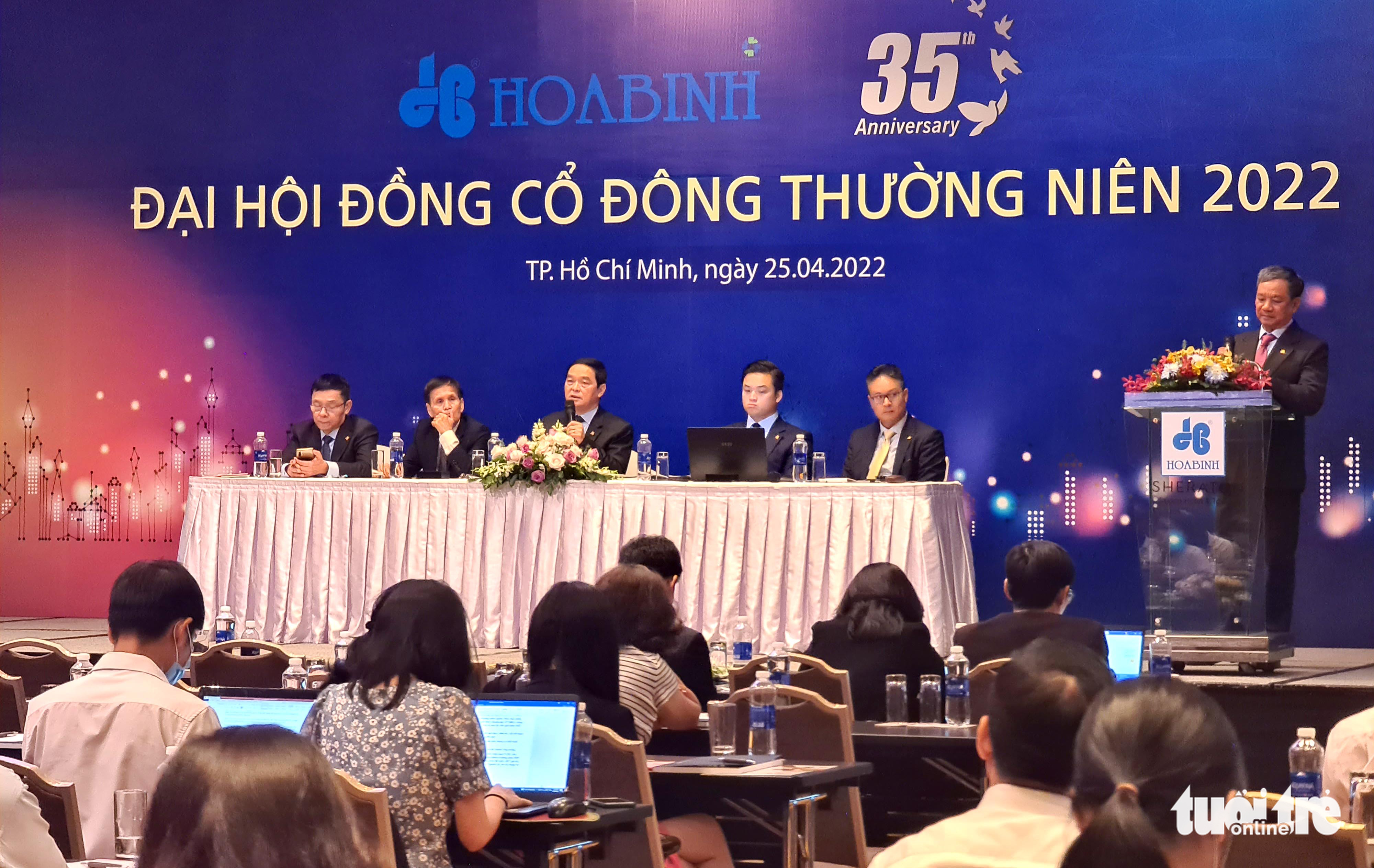 ‘Ông lớn’ ngành xây dựng đã thu hồi được 220 tỉ đồng từ FLC - Ảnh 1. ‘Ông lớn’ ngành xây dựng đã thu hồi được 220 tỉ đồng từ FLC - Ảnh 1.