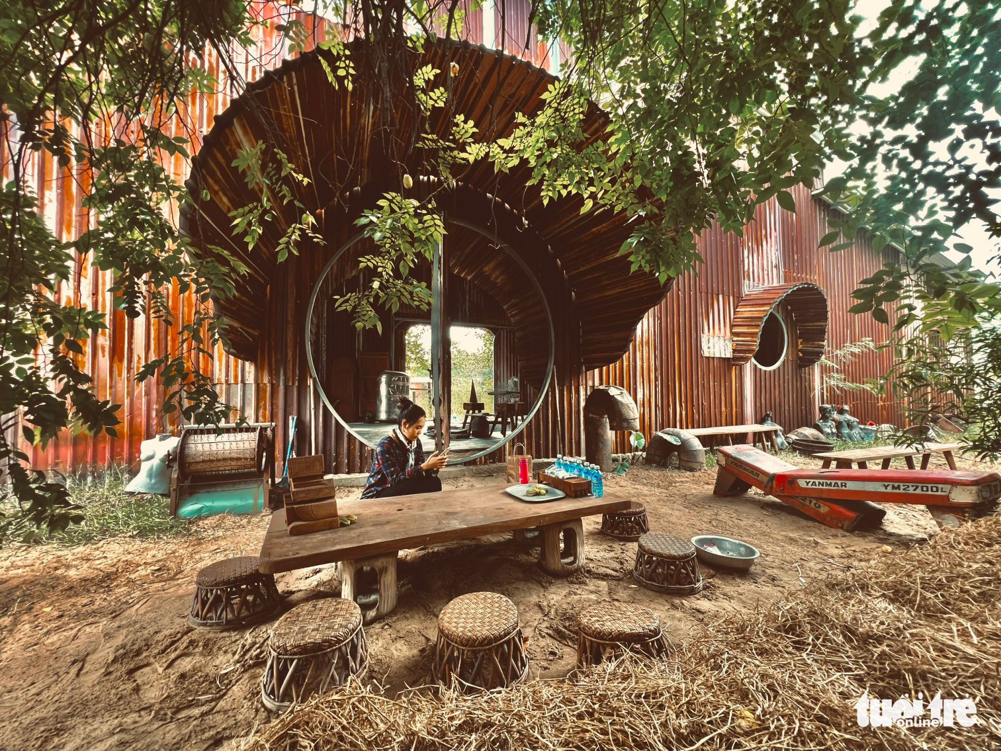 Mở Xưởng tái sinh, biến rác thành tác phẩm nghệ thuật - Ảnh 11. Mở Xưởng tái sinh, biến rác thành tác phẩm nghệ thuật - Ảnh 11.