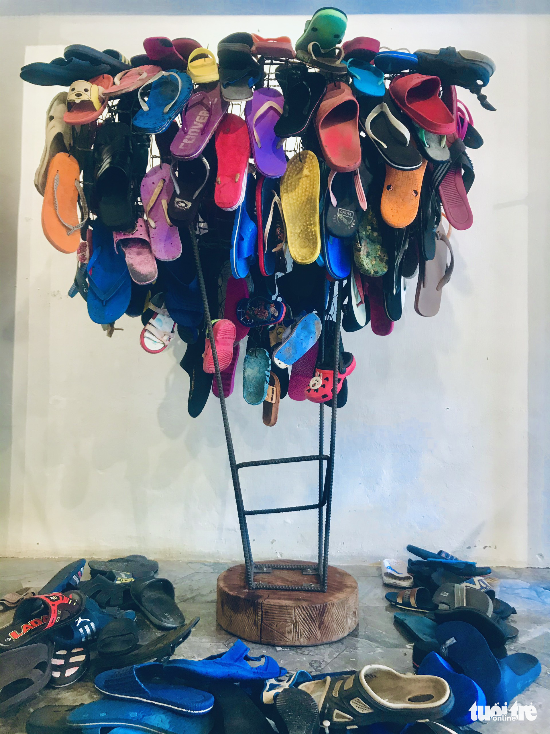 Mở Xưởng tái sinh, biến rác thành tác phẩm nghệ thuật - Ảnh 8. Mở Xưởng tái sinh, biến rác thành tác phẩm nghệ thuật - Ảnh 8.