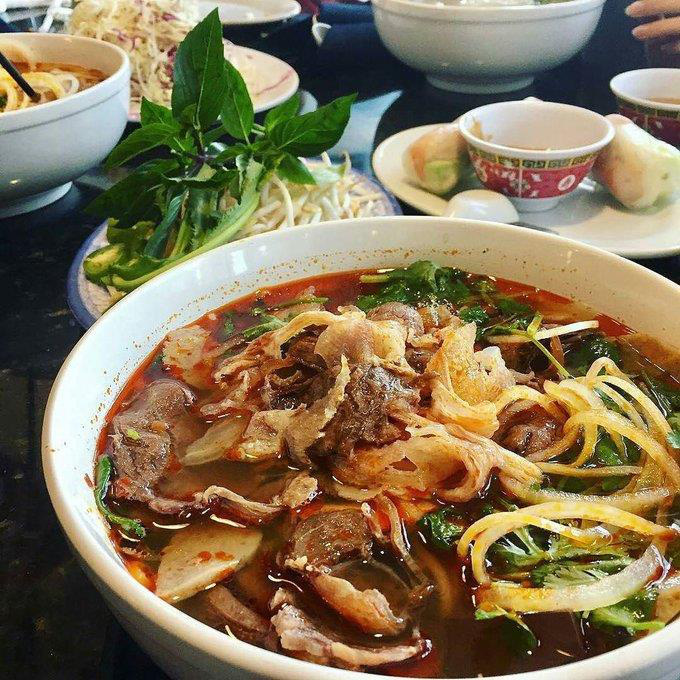 Bún bò Huế vào bữa trưa của trẻ em Nhật: Hơi cay nhưng rất ngon ạ - Ảnh 4. Bún bò Huế vào bữa trưa của trẻ em Nhật: Hơi cay nhưng rất ngon ạ - Ảnh 4.