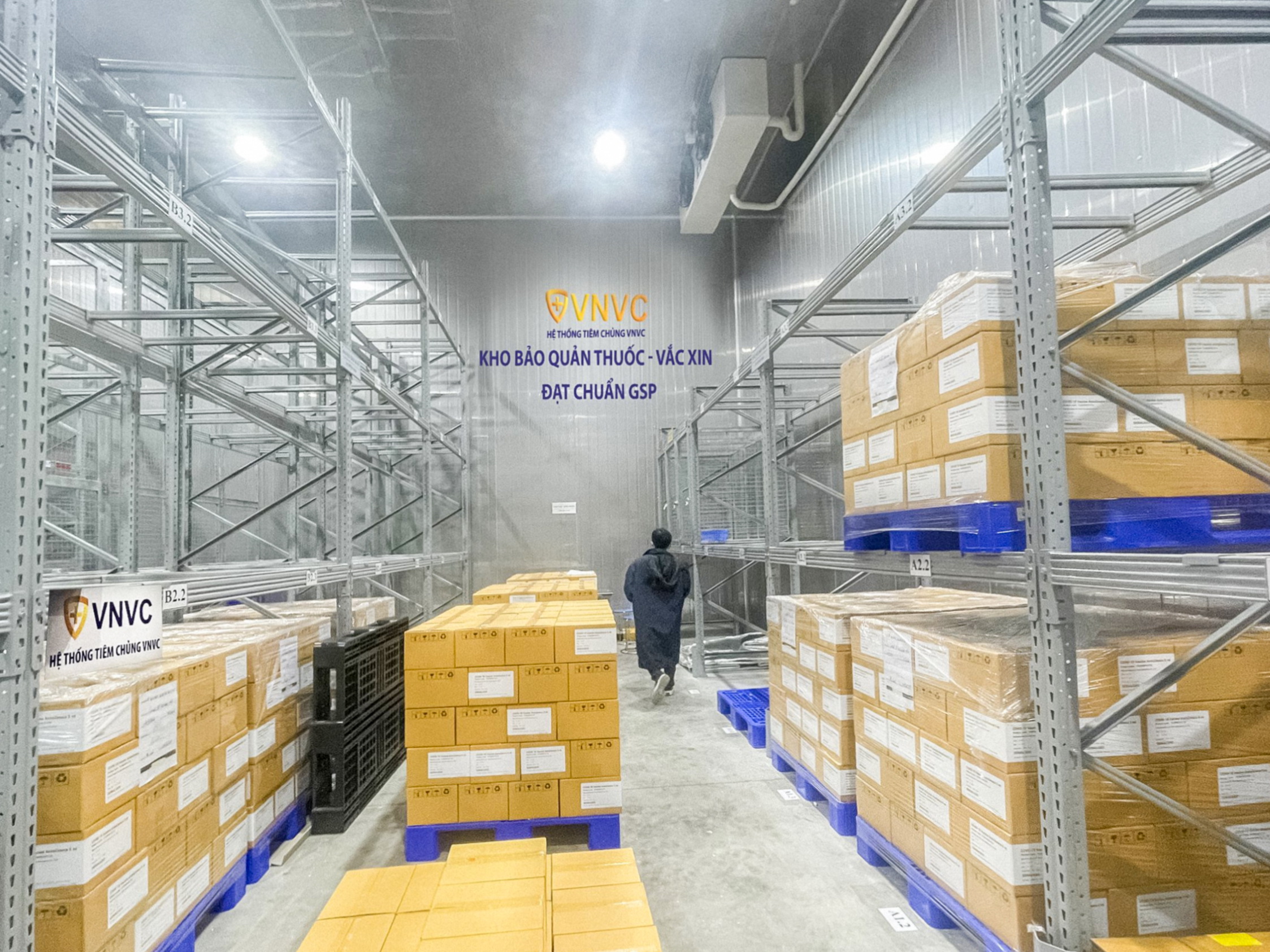 VNVC nỗ lực cung ứng vắc xin cho người dân phòng bệnh - Ảnh 2. VNVC nỗ lực cung ứng vắc xin cho người dân phòng bệnh - Ảnh 2.