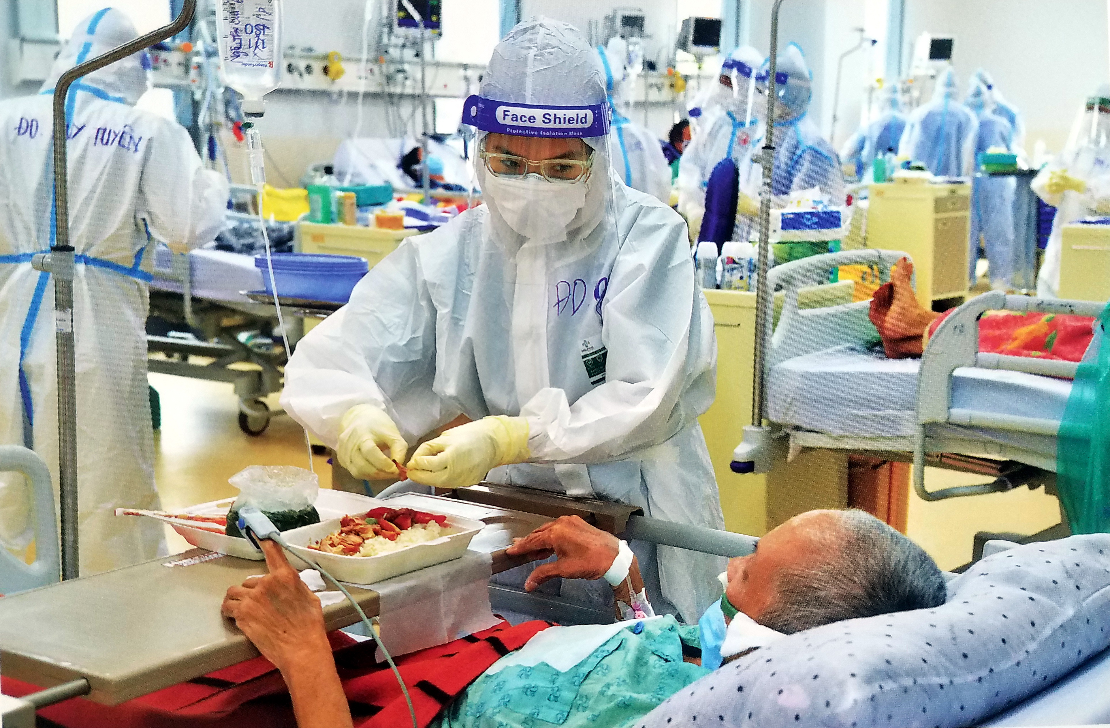 Sài Gòn COVID-19 - 2021 tràn ngập yêu thương của Trần Thế Phong - Ảnh 7. Sài Gòn COVID-19 - 2021 tràn ngập yêu thương của Trần Thế Phong - Ảnh 7.