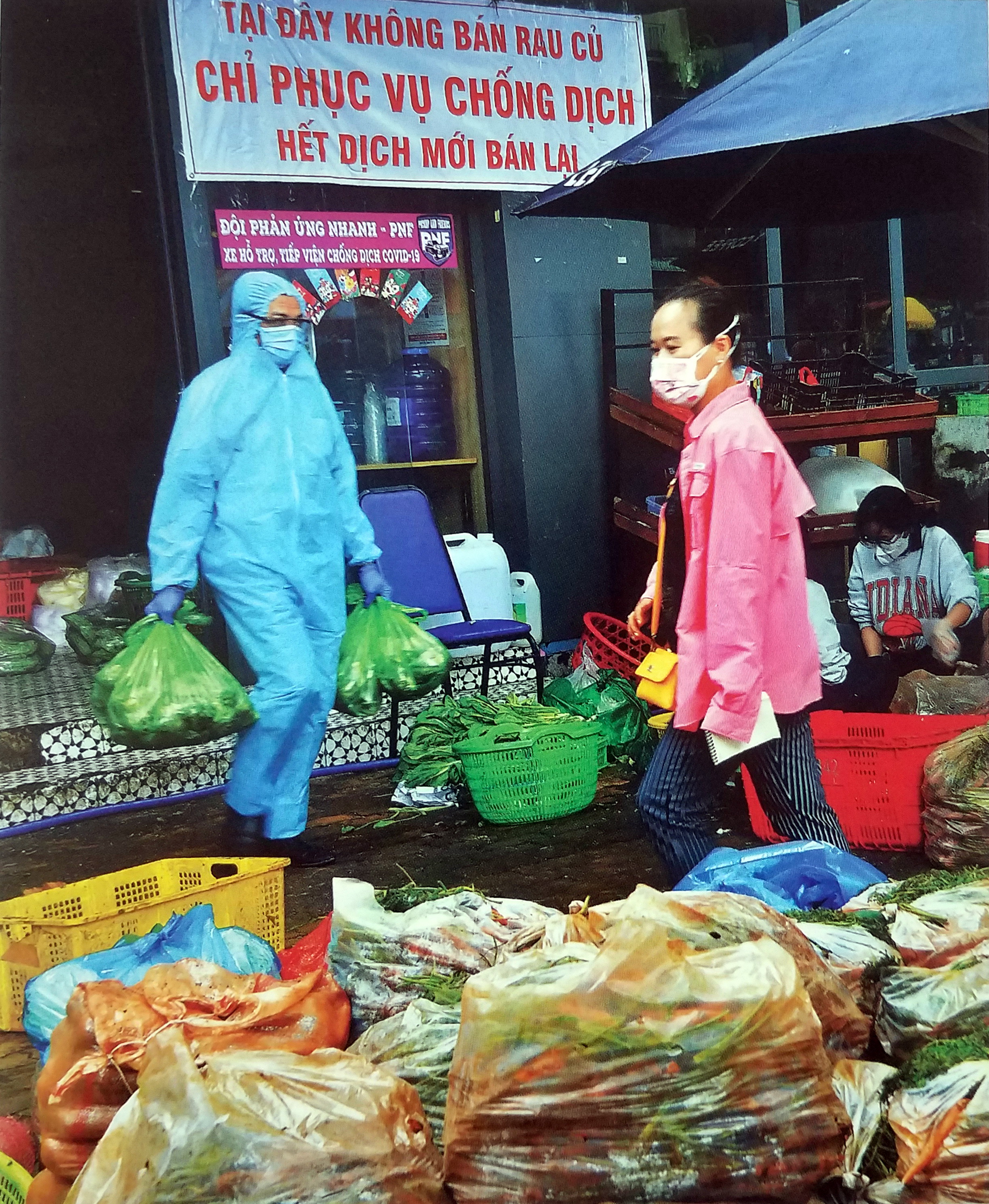 Sài Gòn COVID-19 - 2021 tràn ngập yêu thương của Trần Thế Phong - Ảnh 10. Sài Gòn COVID-19 - 2021 tràn ngập yêu thương của Trần Thế Phong - Ảnh 10.