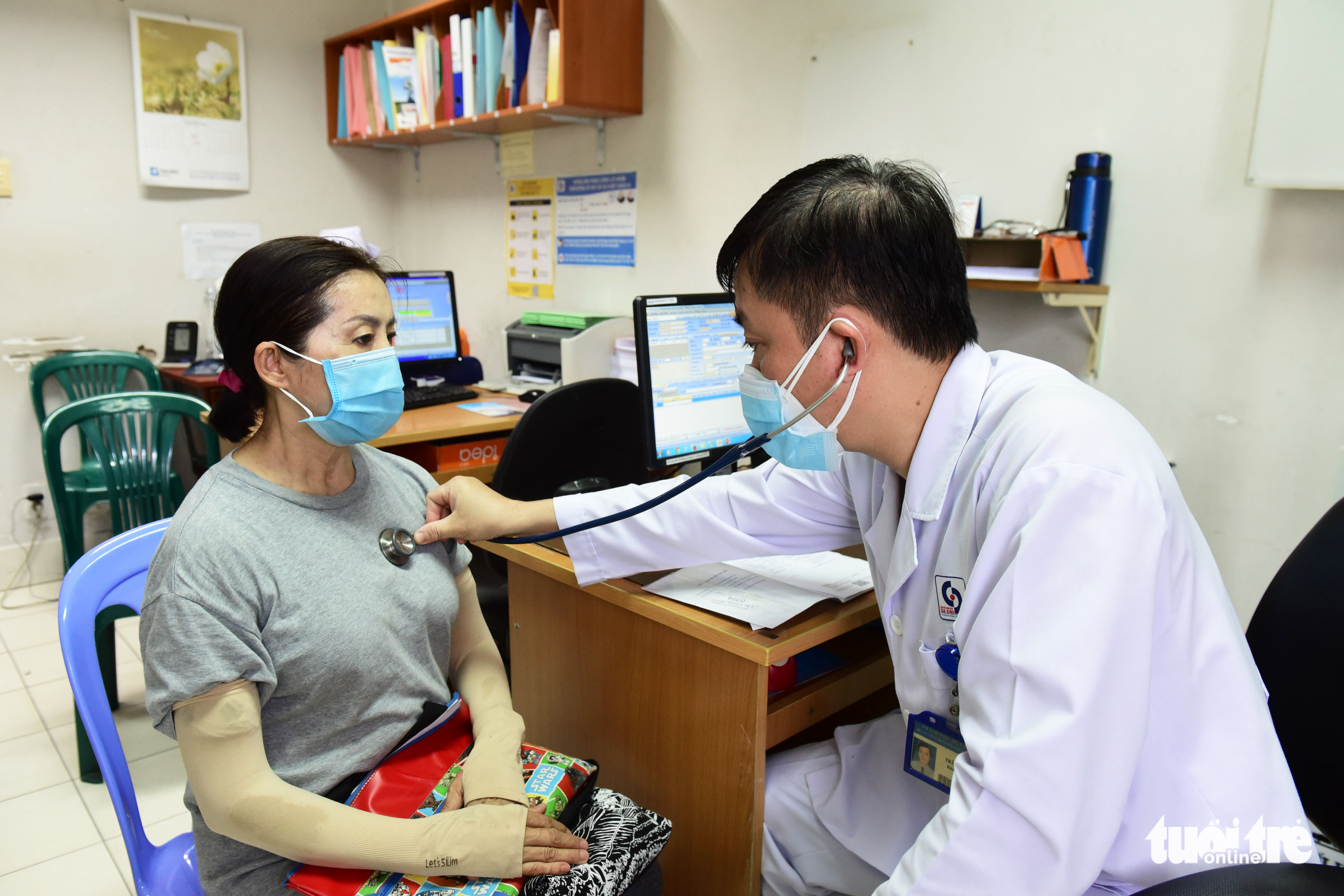 Khám bệnh bằng thẻ CCCD gắn chip: Tiện lợi nhưng chưa đồng bộ dữ liệu - Ảnh 3. Khám bệnh bằng thẻ CCCD gắn chip: Tiện lợi nhưng chưa đồng bộ dữ liệu - Ảnh 3.