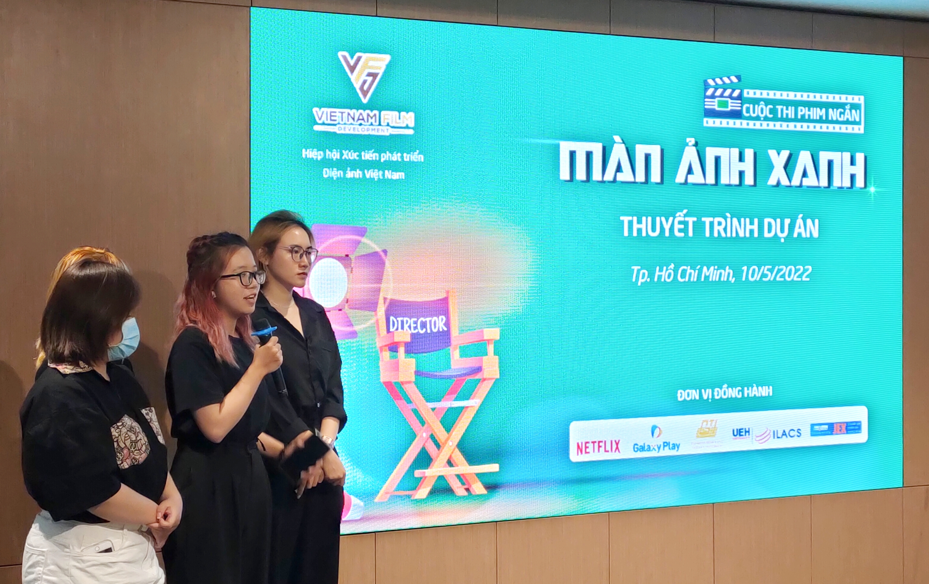 Giới trẻ làm phim cảnh tỉnh về ngày Trái đất trở thành hành tinh chết - Ảnh 1. Giới trẻ làm phim cảnh tỉnh về ngày Trái đất trở thành hành tinh chết - Ảnh 1.