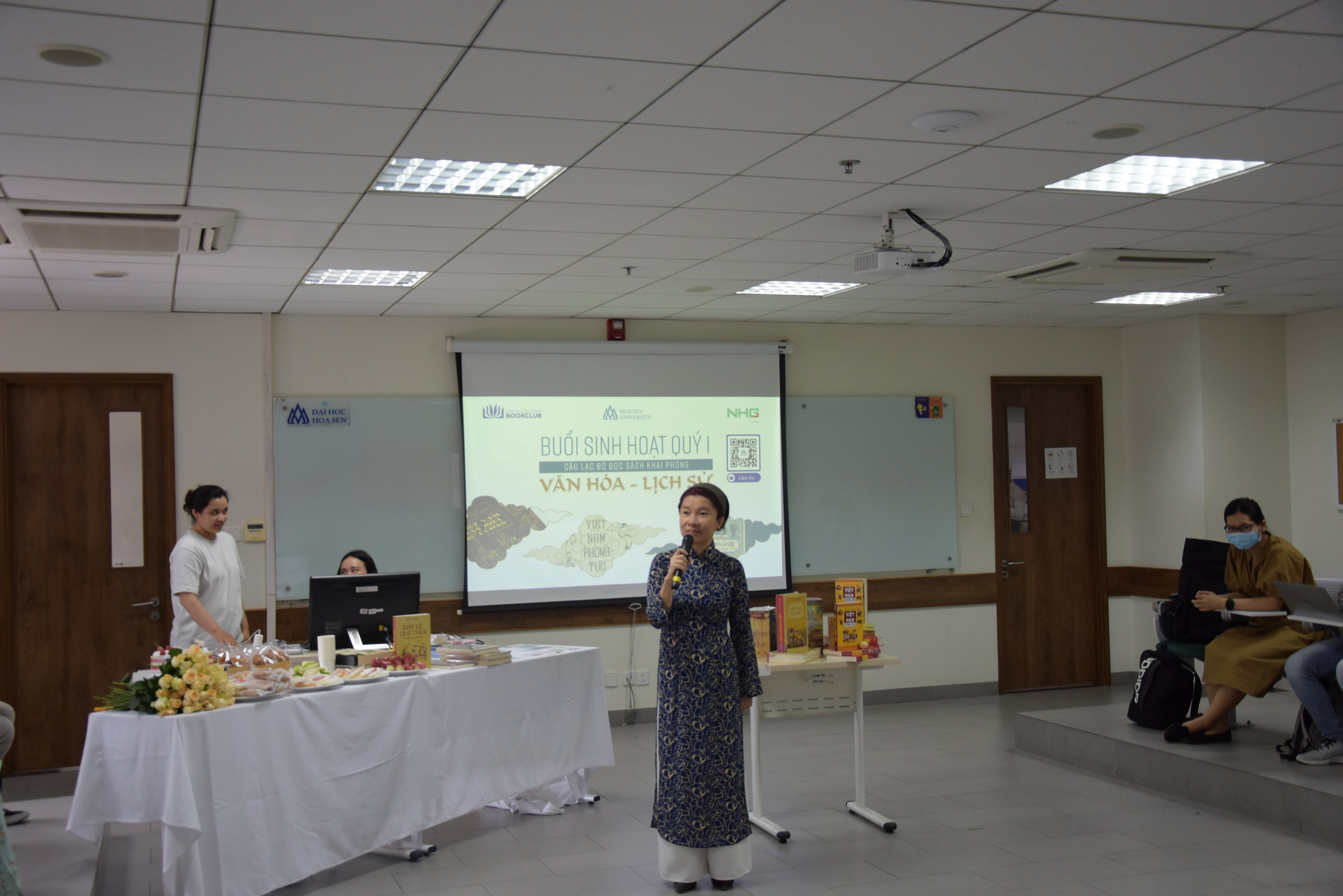 Đọc sách giúp thay đổi tư duy, cách sống - Ảnh 3. Đọc sách giúp thay đổi tư duy, cách sống - Ảnh 3.