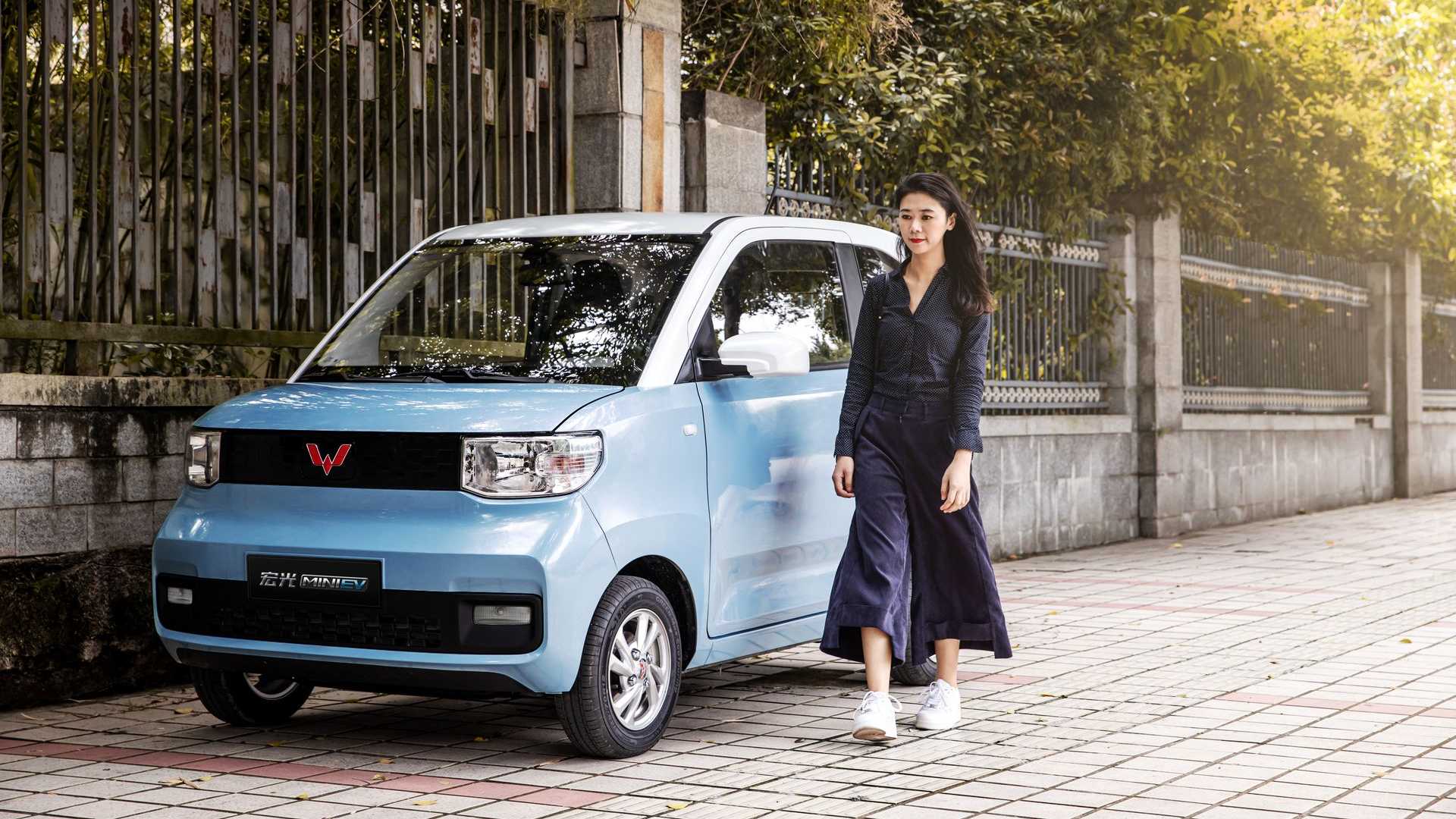 Xe điện gây sốt Wuling Hongguang Mini EV có bản độ canô siêu dị - Ảnh 1. Xe điện gây sốt Wuling Hongguang Mini EV có bản độ canô siêu dị - Ảnh 1.