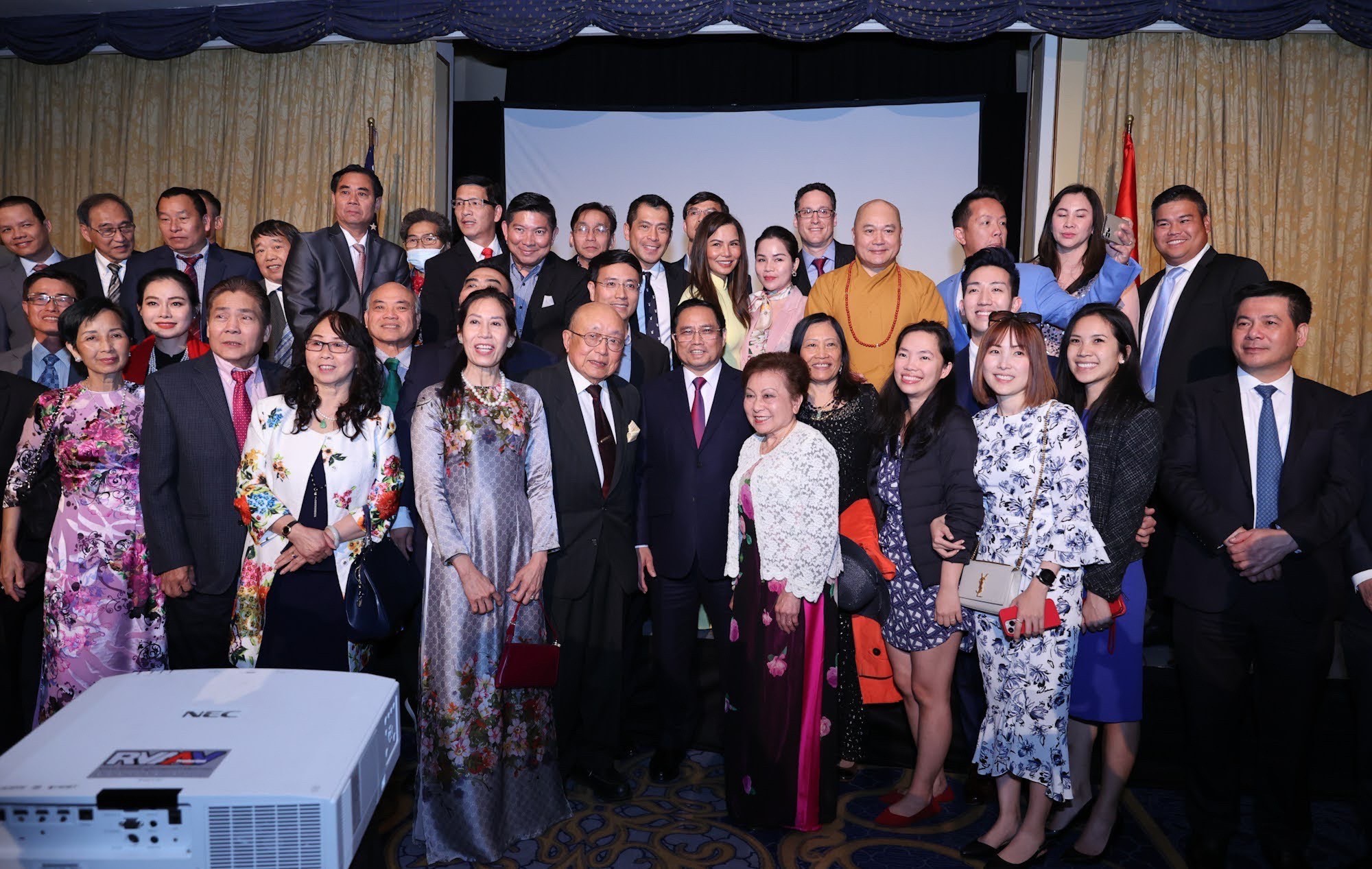 Thủ tướng đề cập chuyện học lịch sử khi gặp kiều bào tại California - Ảnh 2. Thủ tướng đề cập chuyện học lịch sử khi gặp kiều bào tại California - Ảnh 2.