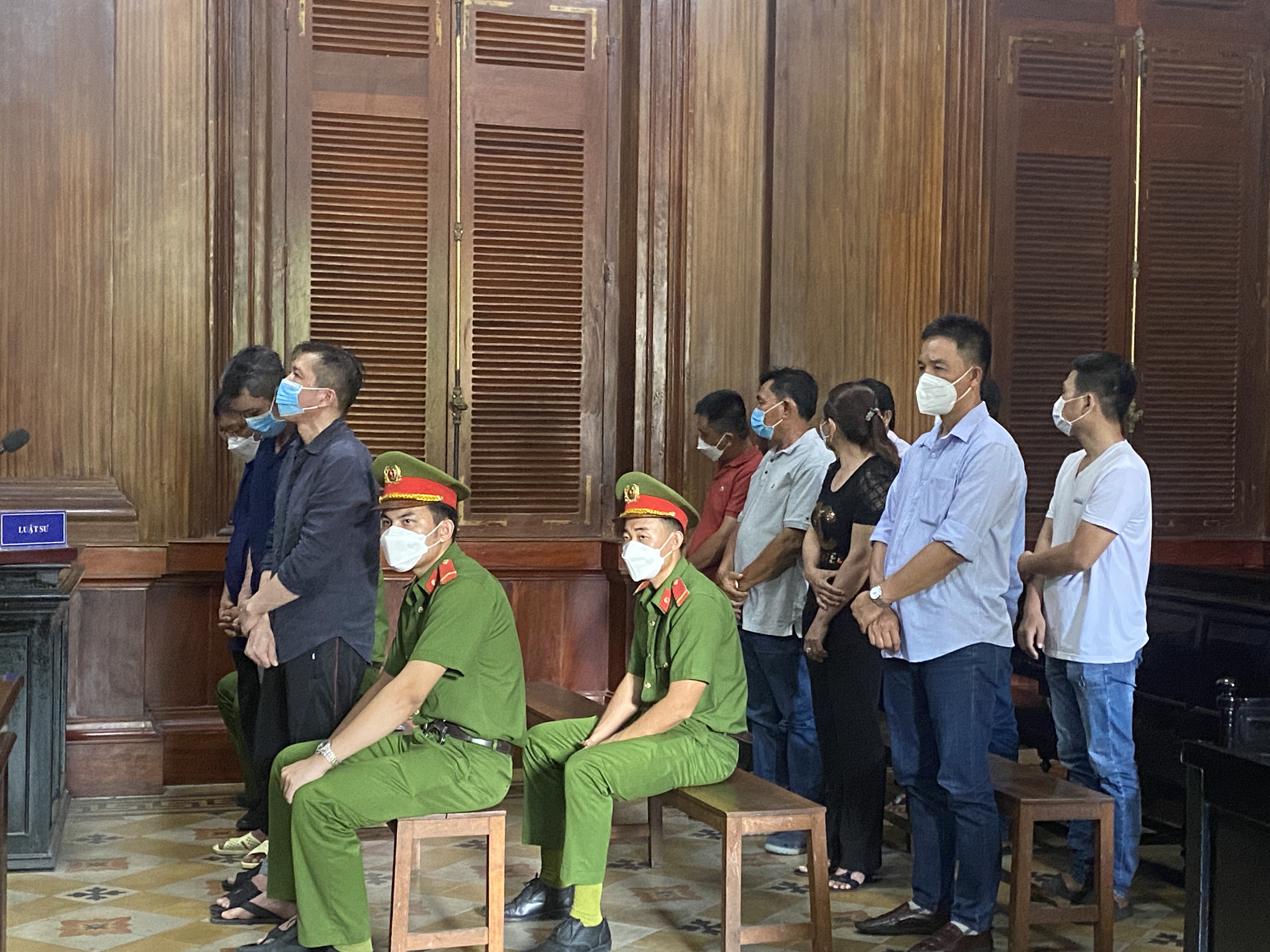 Vụ logo xe vua: 9 người đưa hối lộ lãnh án tù - Ảnh 1. Vụ logo xe vua: 9 người đưa hối lộ lãnh án tù - Ảnh 1.