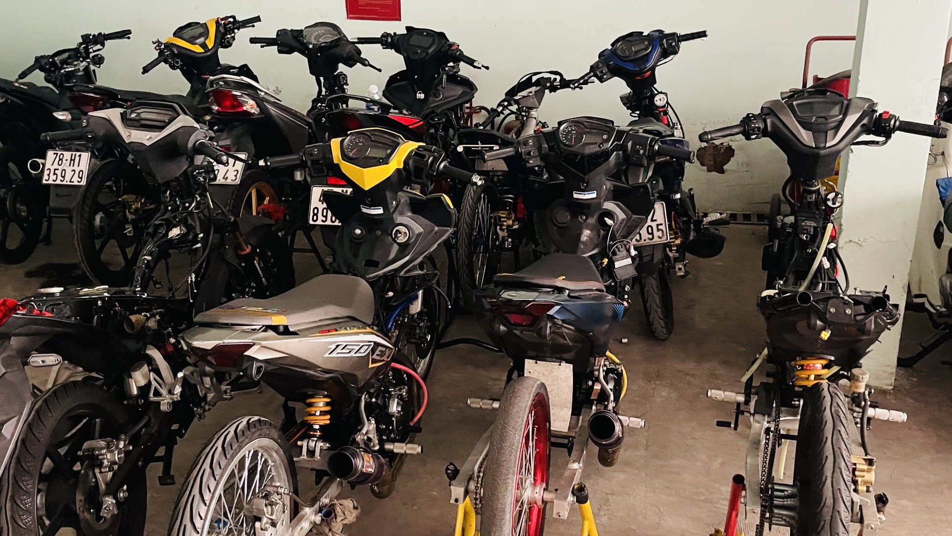 Công an đột kích lò độ chuyên phục vụ quái xế cả nước - Ảnh 1. Công an đột kích lò độ chuyên phục vụ quái xế cả nước - Ảnh 1.