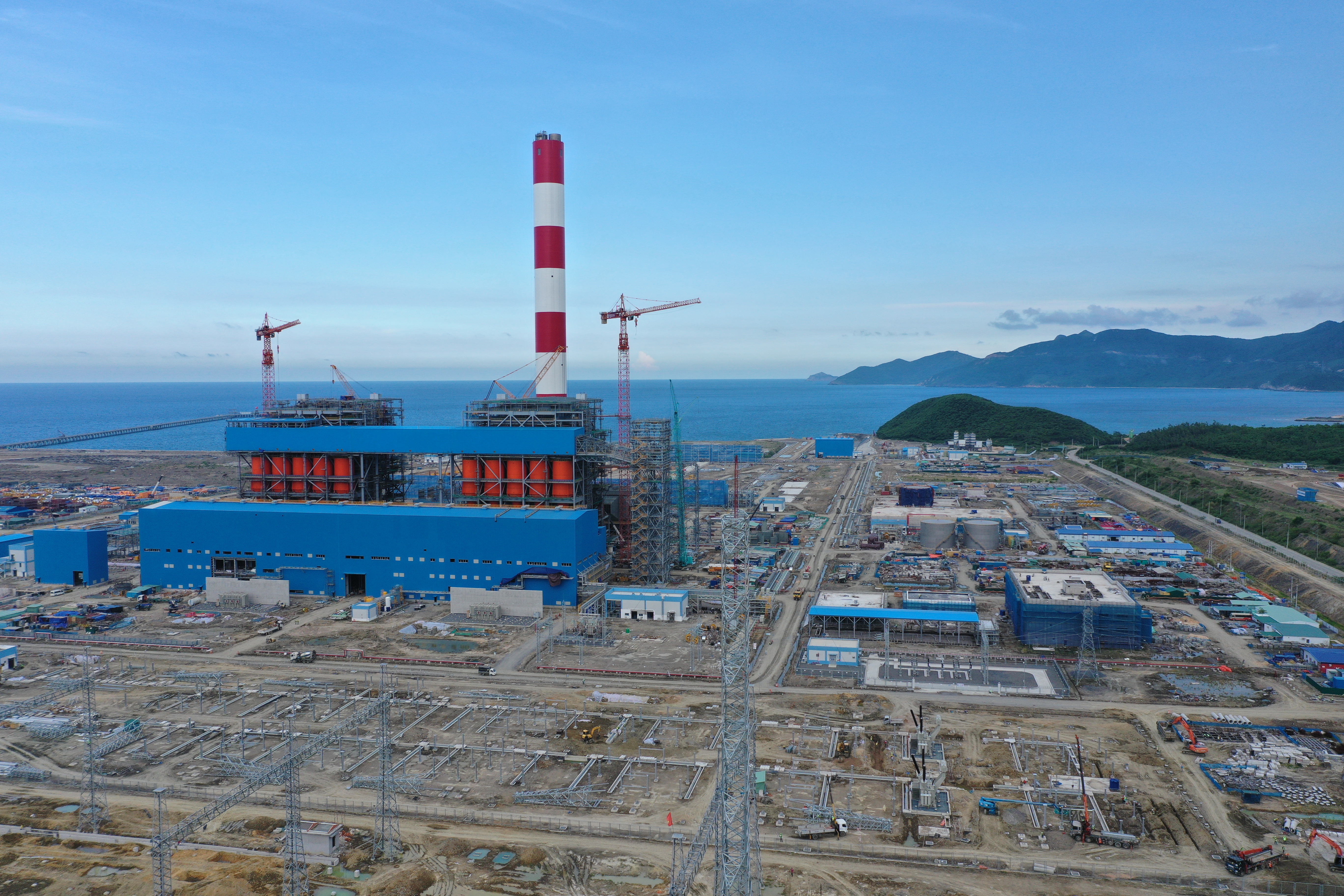 Tổng giám đốc EVNNPT: Bám sát công trường, vướng đâu tháo đó - Ảnh 2. Tổng giám đốc EVNNPT: Bám sát công trường, vướng đâu tháo đó - Ảnh 2.