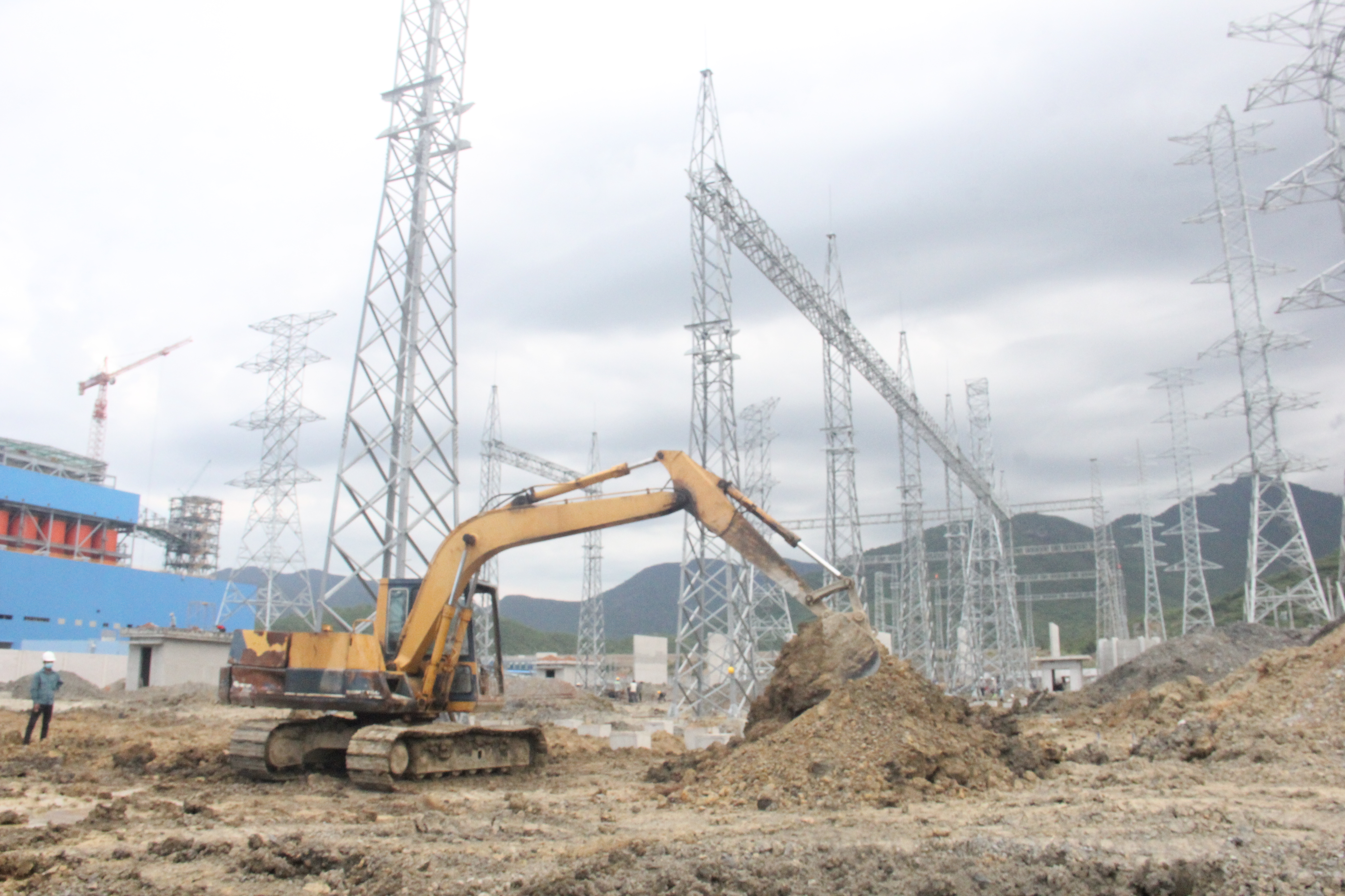 Tổng giám đốc EVNNPT: Bám sát công trường, vướng đâu tháo đó - Ảnh 1. Tổng giám đốc EVNNPT: Bám sát công trường, vướng đâu tháo đó - Ảnh 1.