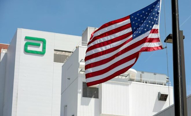 Giám đốc FDA nói nhà máy sữa Abbott ‘mất vệ sinh nghiêm trọng’ - Ảnh 1. Giám đốc FDA nói nhà máy sữa Abbott ‘mất vệ sinh nghiêm trọng’ - Ảnh 1.