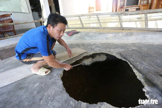 Hàng chục ‘hố tử thần’ ở một xã: Cho kiểm tra công ty khoáng sản đào hầm to, rút nước - Ảnh 4. Hàng chục ‘hố tử thần’ ở một xã: Cho kiểm tra công ty khoáng sản đào hầm to, rút nước - Ảnh 4.