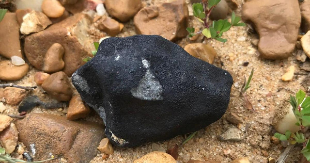 NASA công bố hình ảnh mảnh vỡ quả cầu lửa bay qua 3 bang của Mỹ - Ảnh 1. NASA công bố hình ảnh mảnh vỡ quả cầu lửa bay qua 3 bang của Mỹ - Ảnh 1.