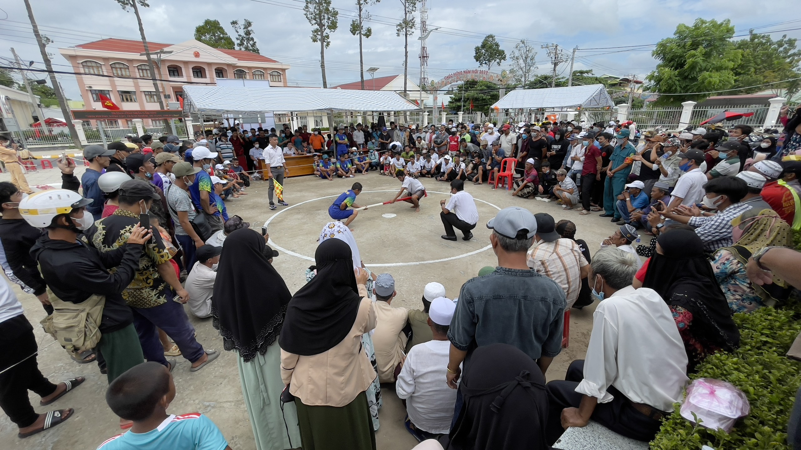 Đồng bào dân tộc Chăm ở An Giang vui ngày hội lớn - Ảnh 2. Đồng bào dân tộc Chăm ở An Giang vui ngày hội lớn - Ảnh 2.