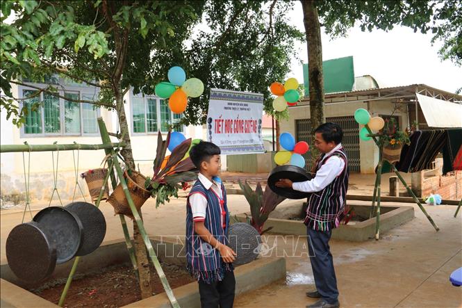 Độc đáo lớp học cồng chiêng - Ảnh 1. Độc đáo lớp học cồng chiêng - Ảnh 1.