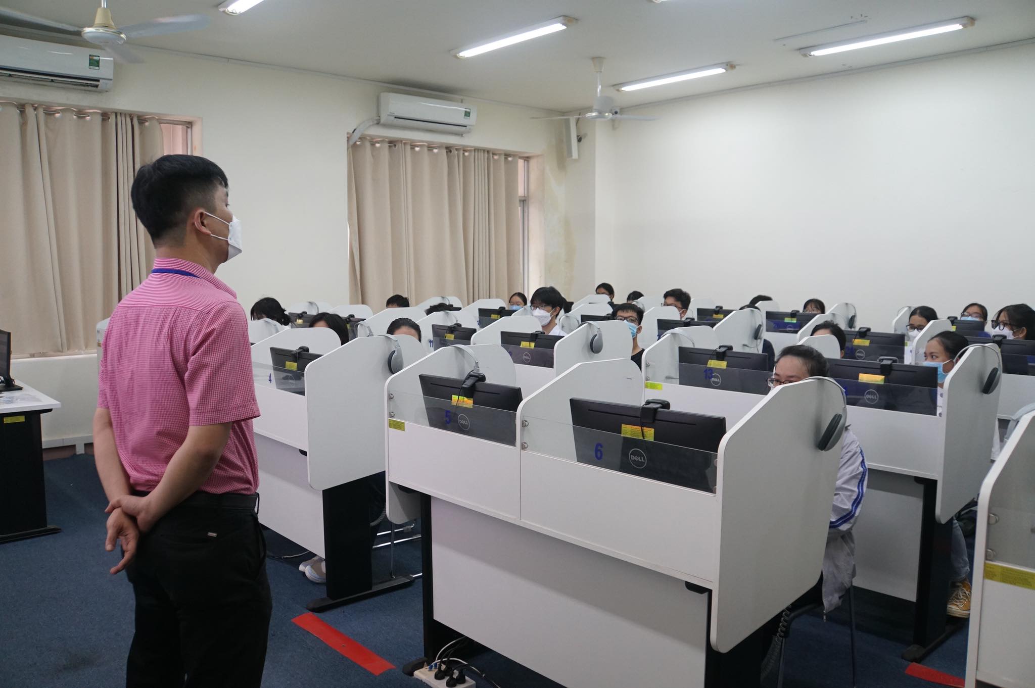 Thi đánh giá năng lực chuyên biệt vào ĐH Sư phạm TP.HCM: Có 2 điểm 10 môn toán - Ảnh 1. Thi đánh giá năng lực chuyên biệt vào ĐH Sư phạm TP.HCM: Có 2 điểm 10 môn toán - Ảnh 1.